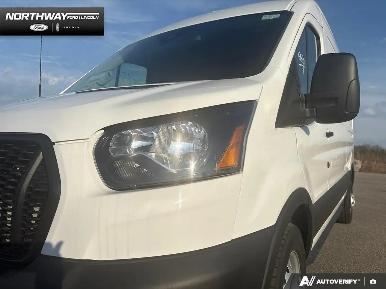Ford Transit Cargo Van снимка Ford Transit Cargo Van
