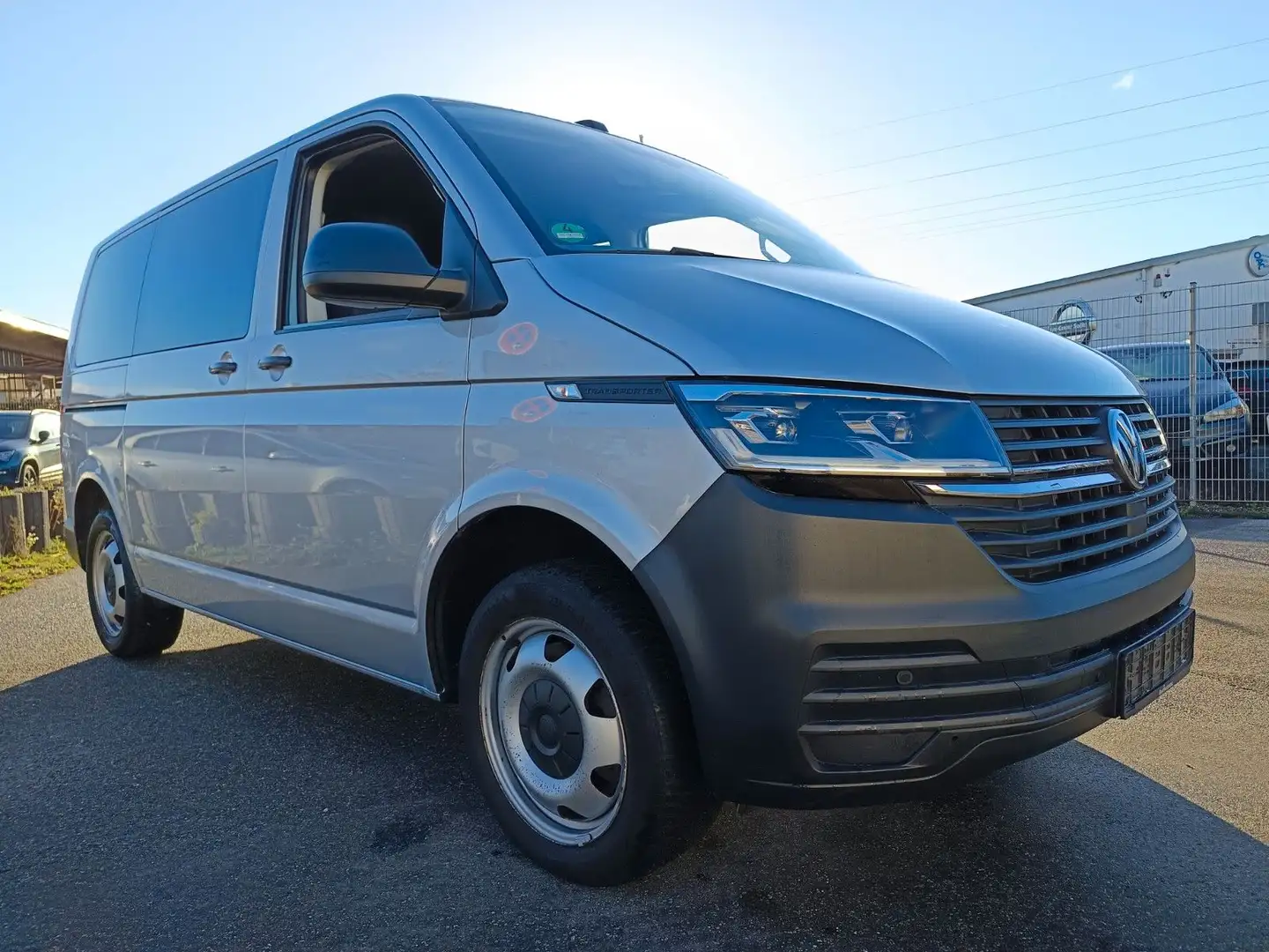 Volkswagen T6 Kombi T6.1 Kombi DSG / Navi / LED Silber - 1