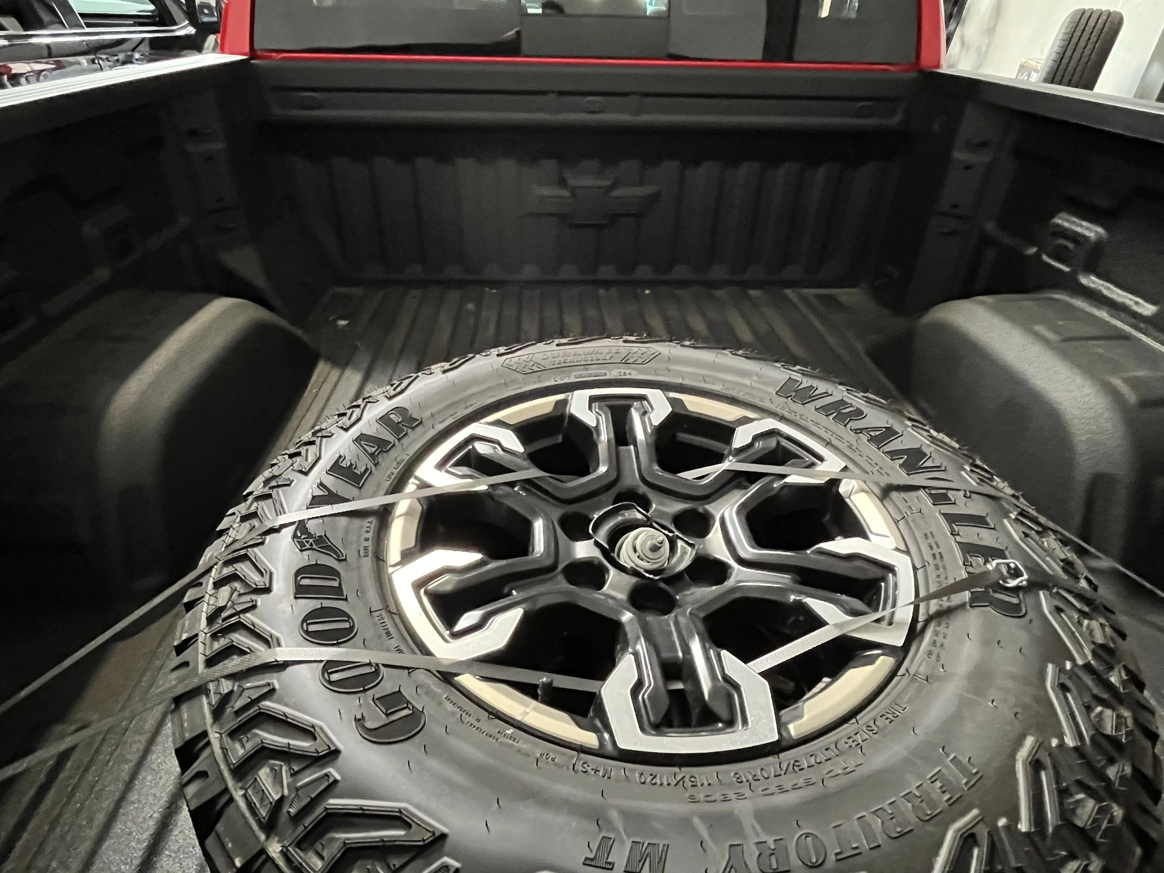 Chevrolet Silverado ZR2 - V8 6.2L — photo 6