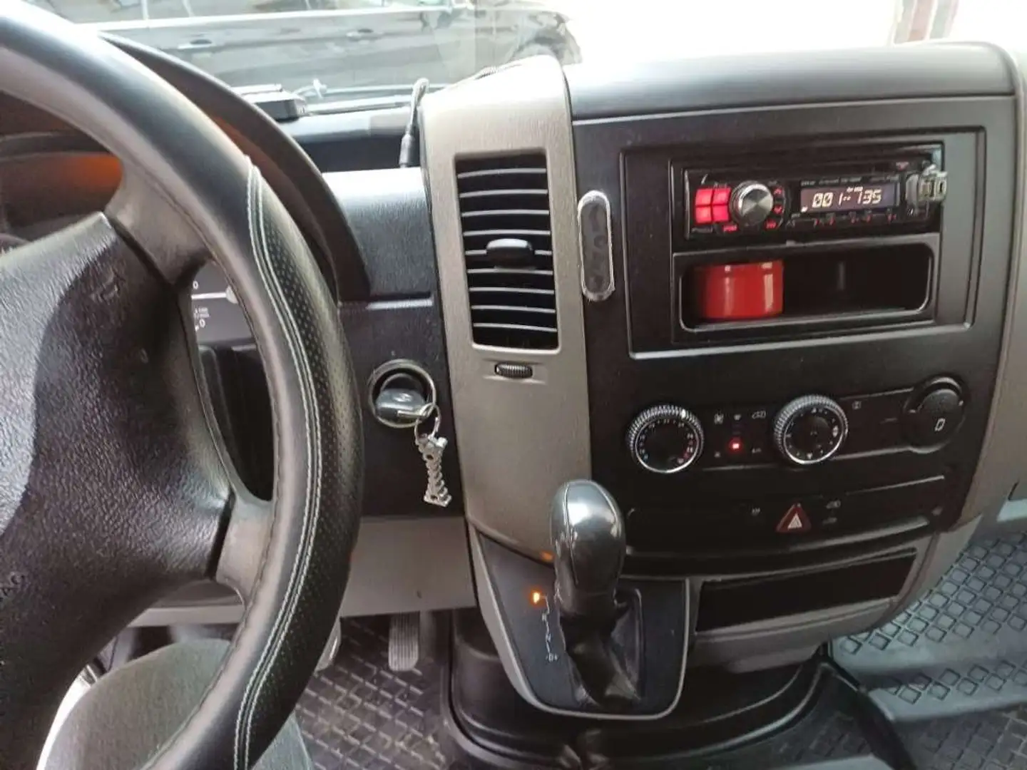 Mercedes-Benz Sprinter Sprinter 318 CDI HD 3,5t / 3665 mm Aut. Rot - 2