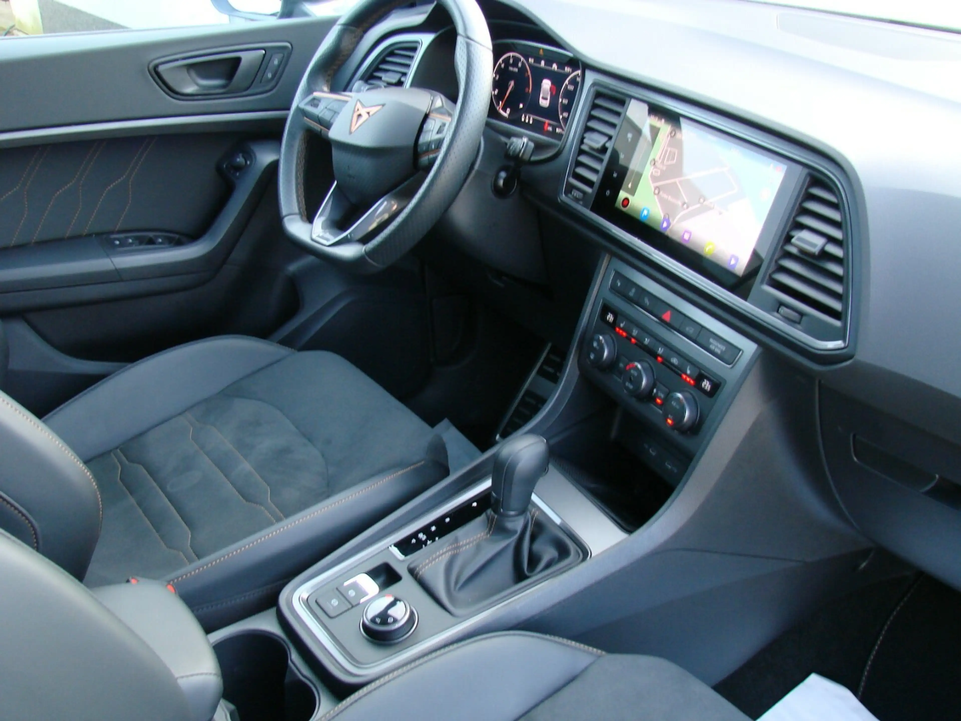 CUPRA Ateca 2,0TSi VZ 4Drive ACC Pano AHK LED — photo 15
