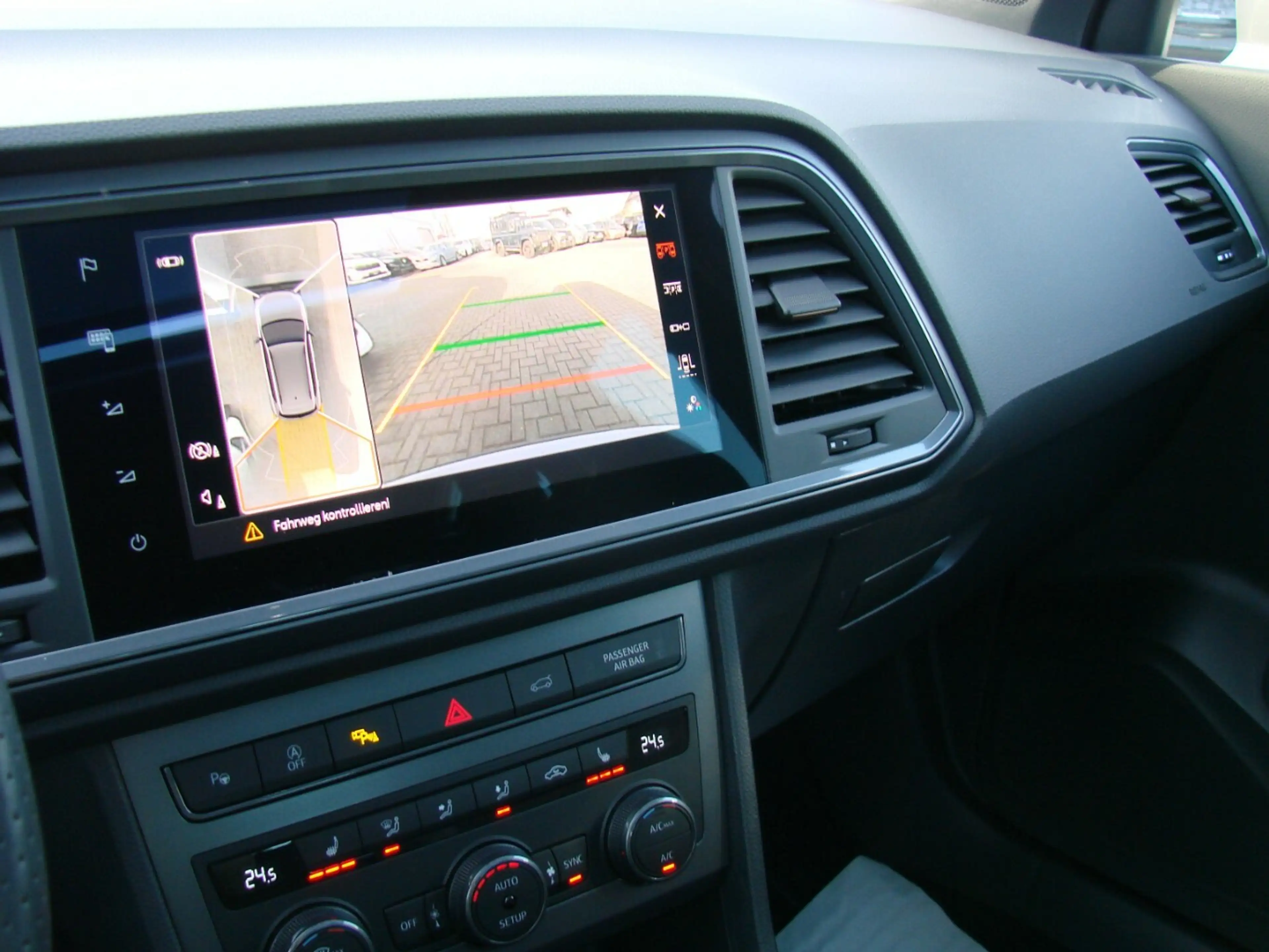 CUPRA Ateca 2,0TSi VZ 4Drive ACC Pano AHK LED — photo 11