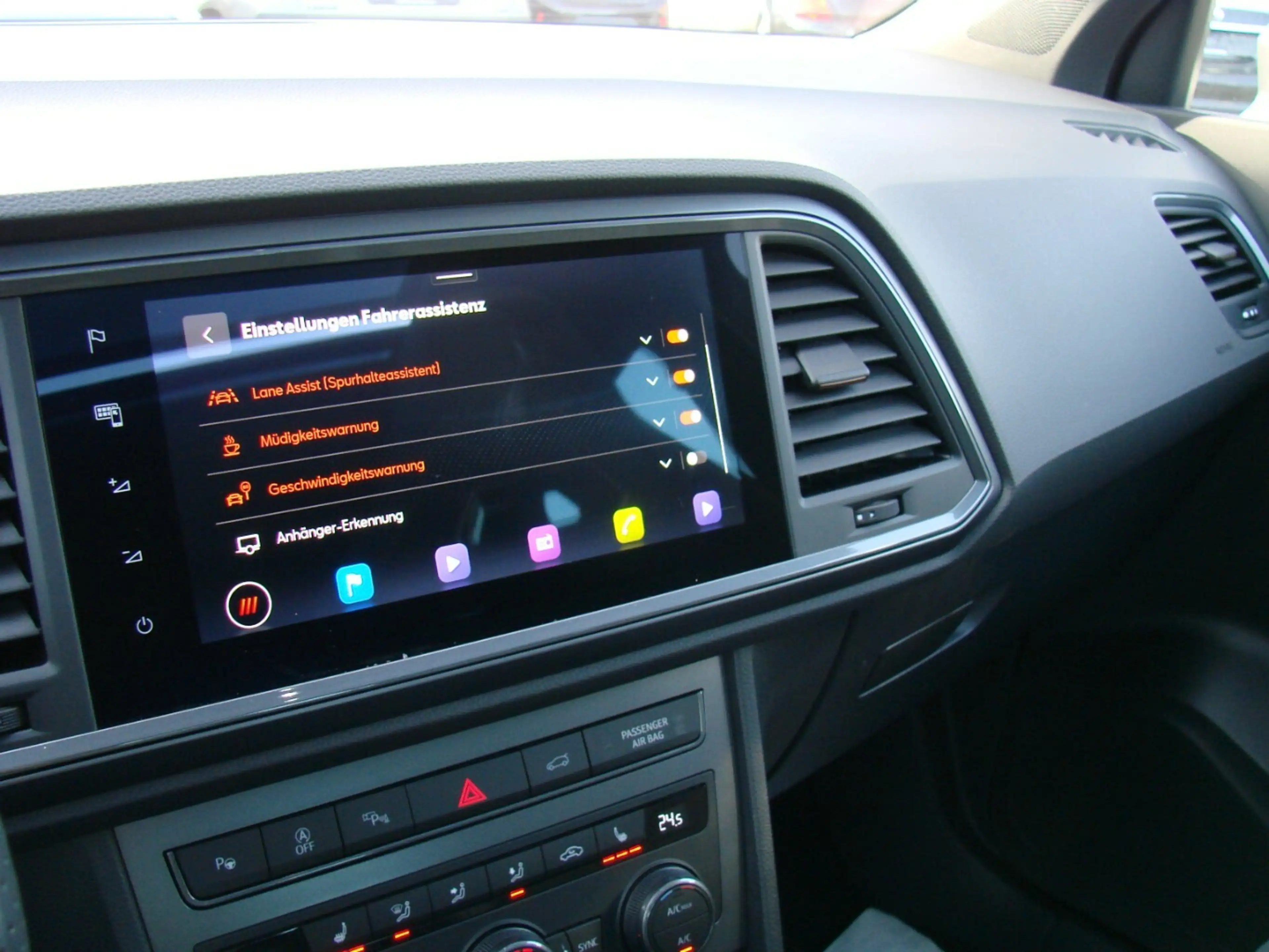 CUPRA Ateca 2,0TSi VZ 4Drive ACC Pano AHK LED — photo 13