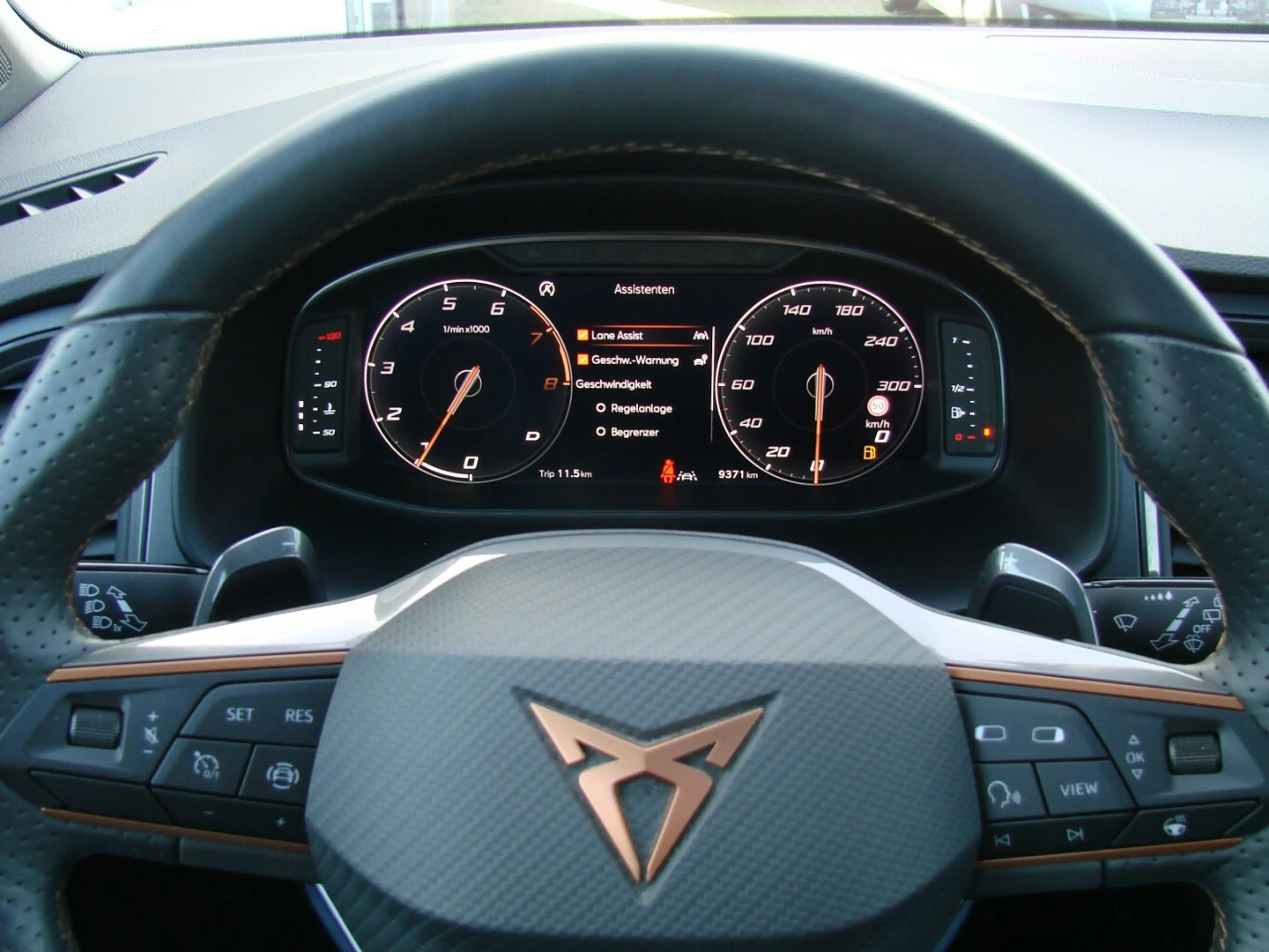 CUPRA Ateca 2,0TSi VZ 4Drive ACC Pano AHK LED — photo 10