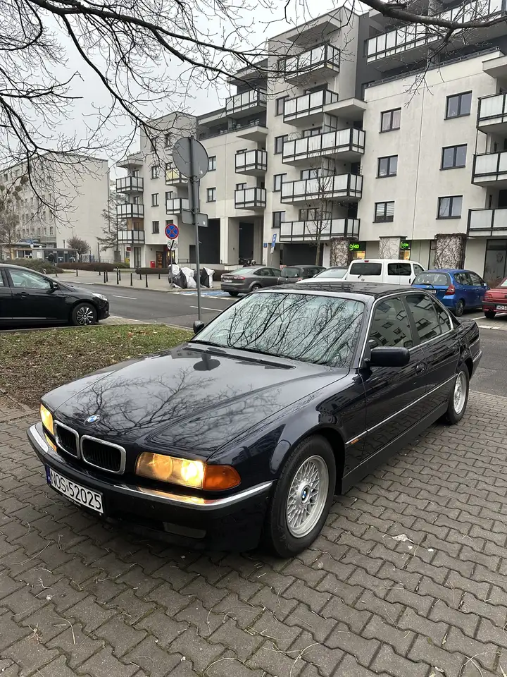 BMW 728