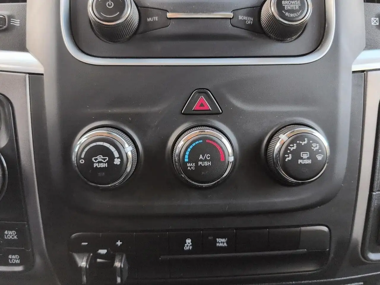 RAM 1500 снимка RAM 1500