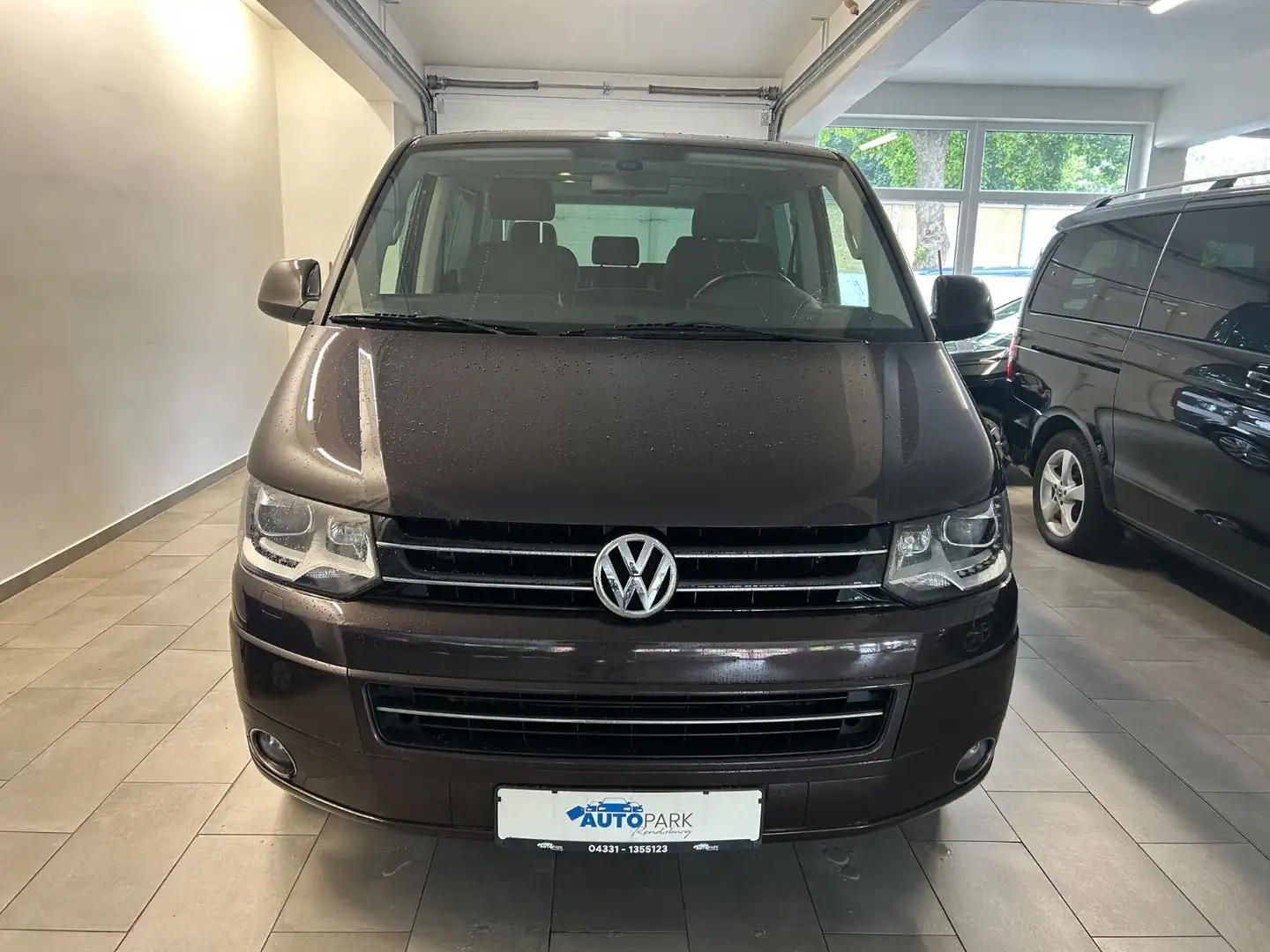 Volkswagen T5 Multivan T5  Mulitvan Life *Automatik*Behindertengerecht* Braun - 2