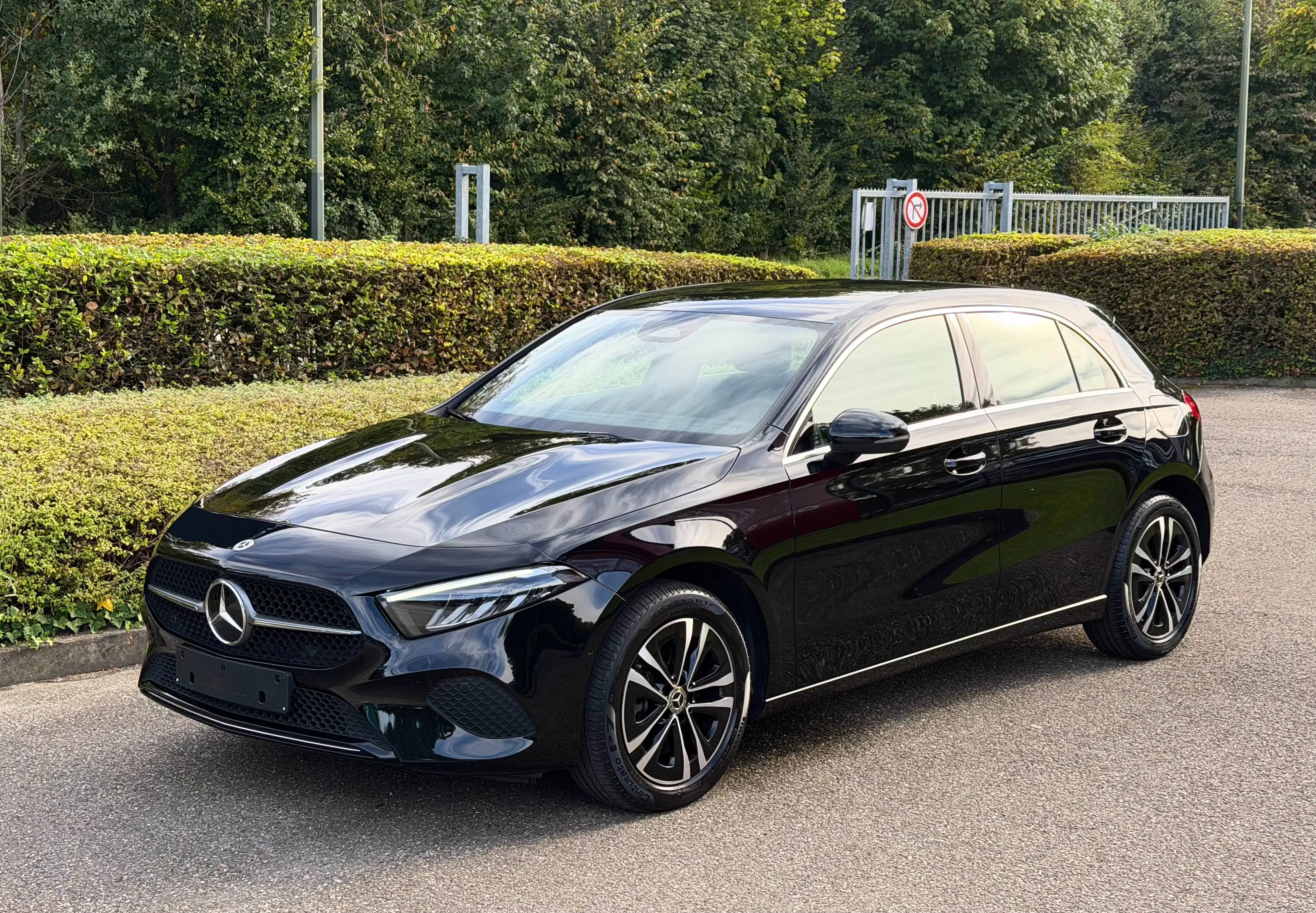 Mercedes-Benz A 250 e PHEV Luxury Line - 1st owner - MB Certified — photo 10