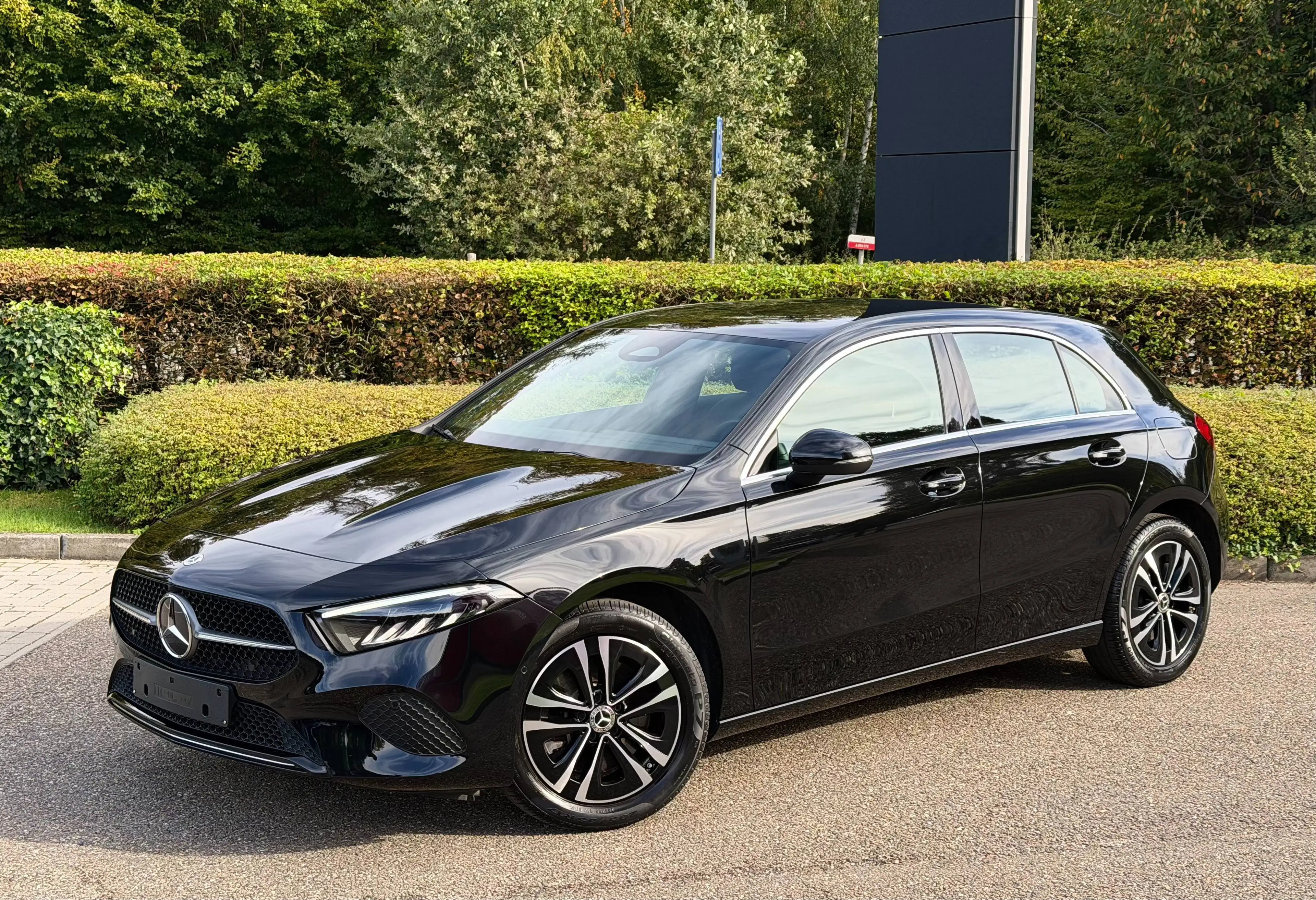Mercedes-Benz A 250 e PHEV Luxury Line - 1st owner - MB Certified