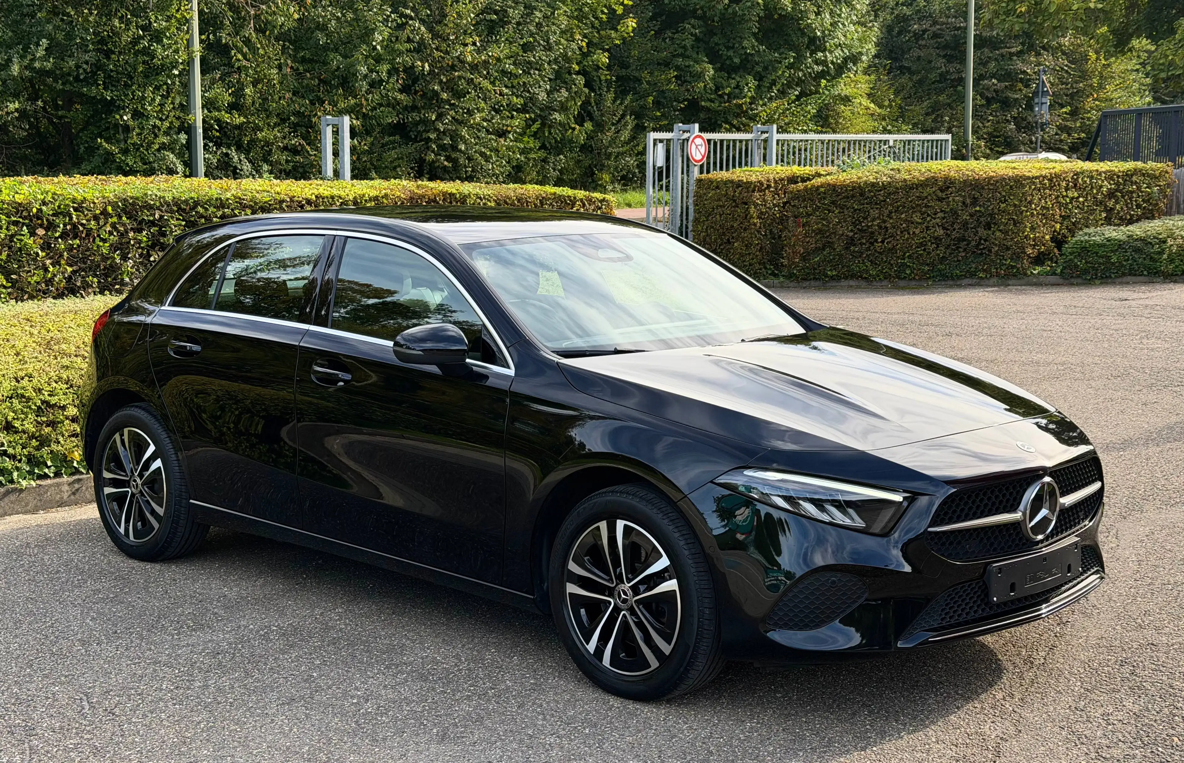 Mercedes-Benz A 250 e PHEV Luxury Line - 1st owner - MB Certified — photo 7