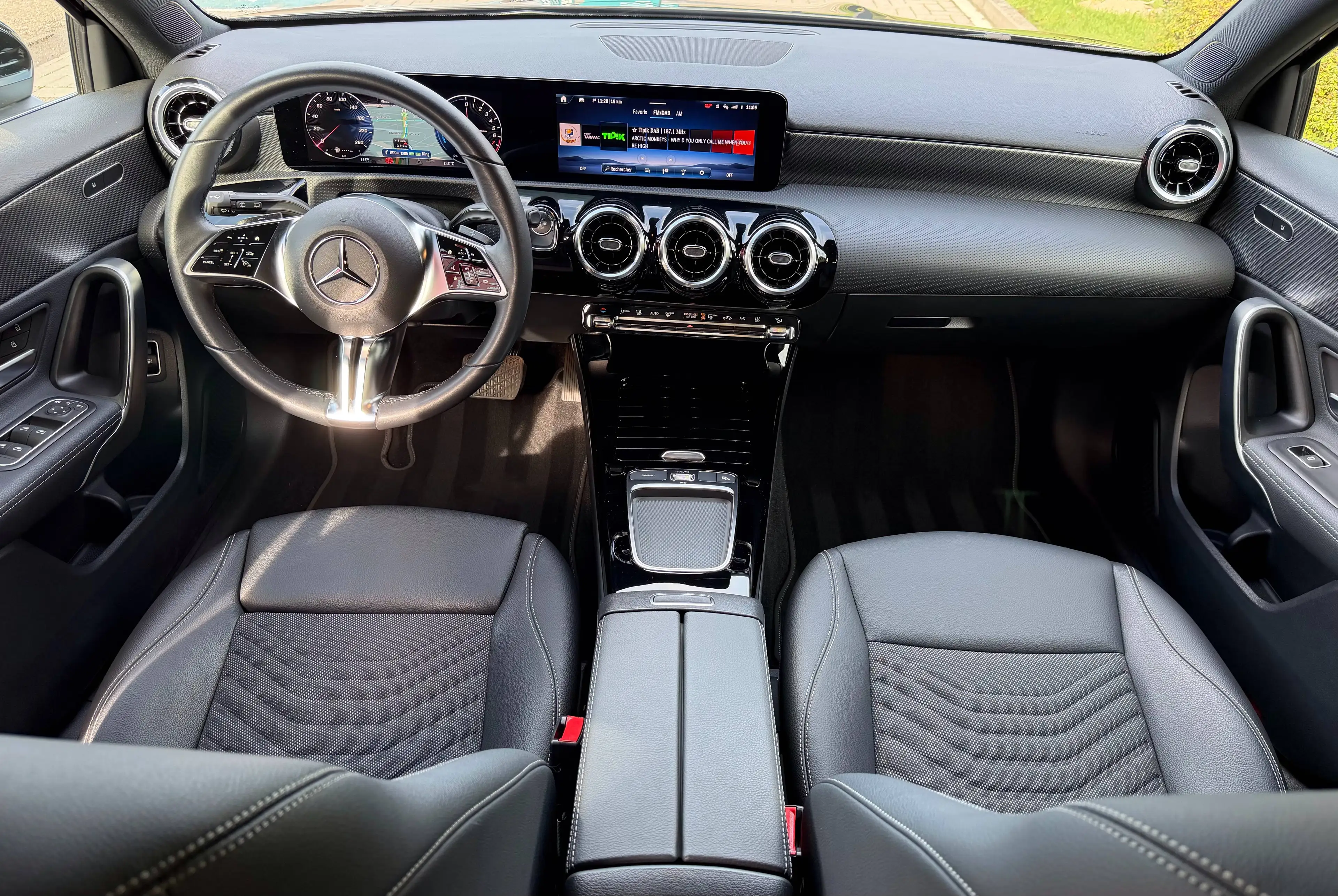 Mercedes-Benz A 250 e PHEV Luxury Line - 1st owner - MB Certified — photo 12