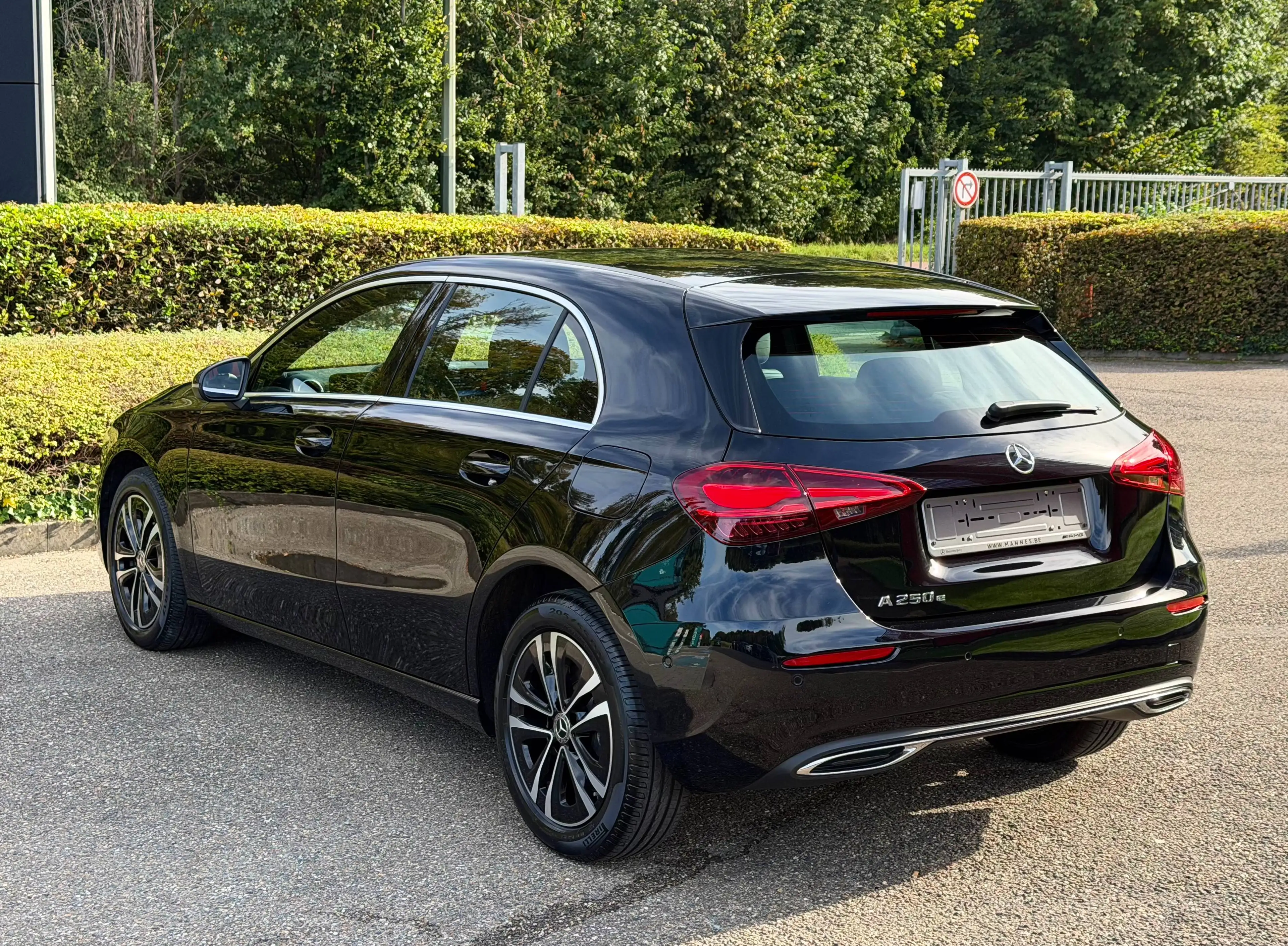 Mercedes-Benz A 250 e PHEV Luxury Line - 1st owner - MB Certified — photo 6