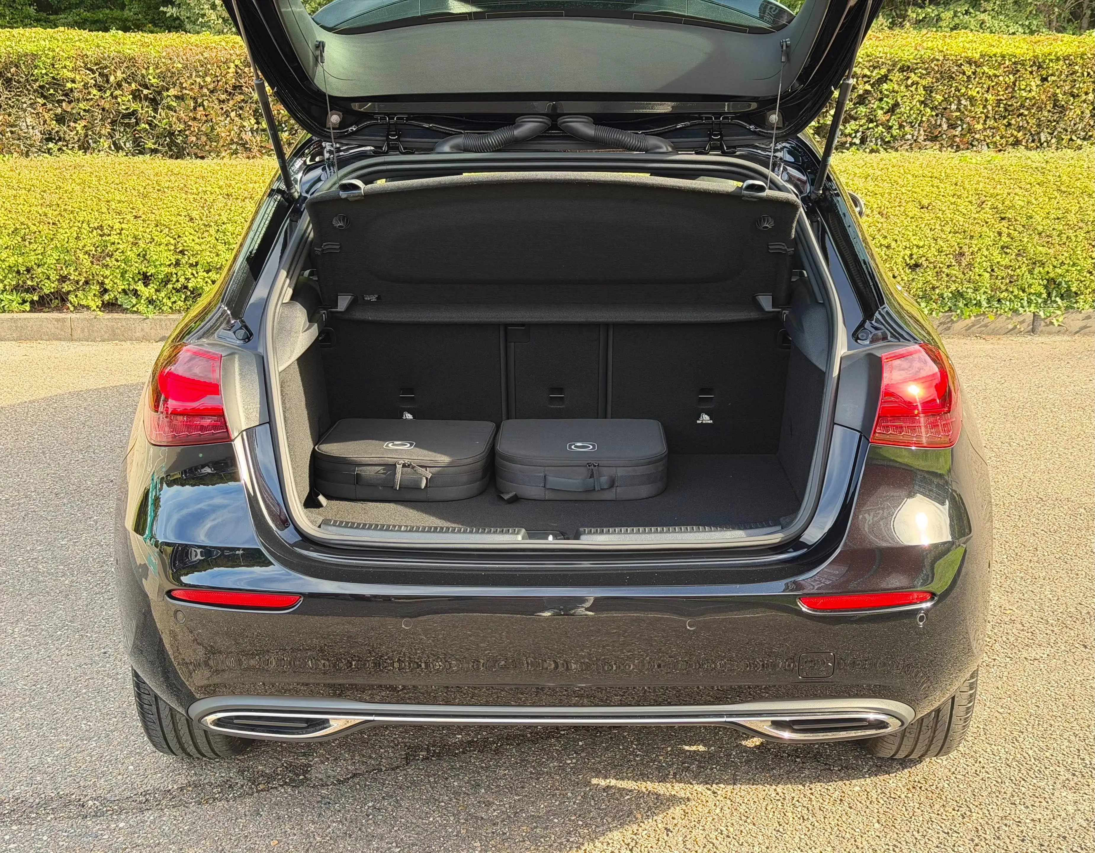 Mercedes-Benz A 250 e PHEV Luxury Line - 1st owner - MB Certified — photo 15