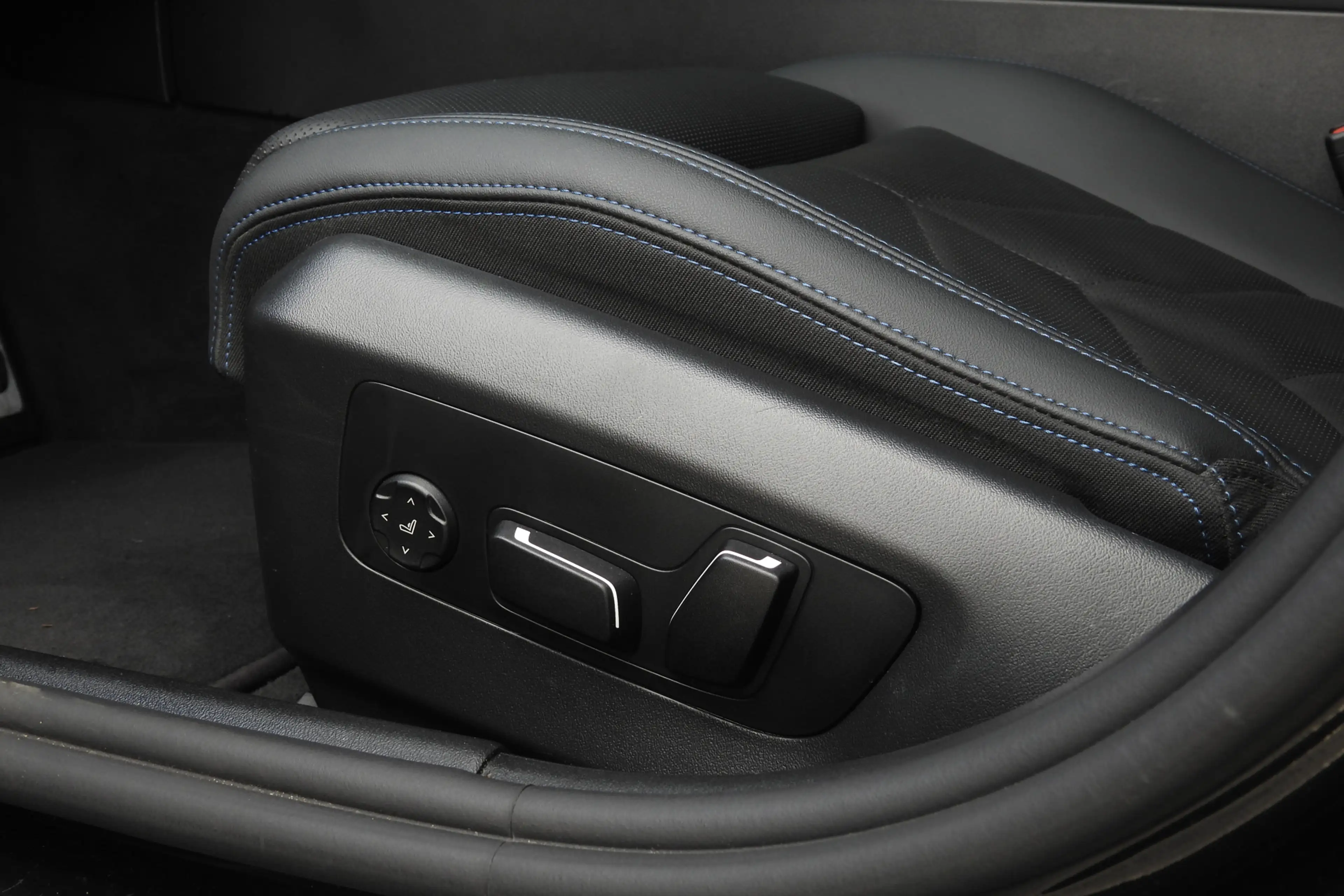 BMW 550 5 Serie Touring 550e xDrive M Sport Automaat / Pan — photo 14