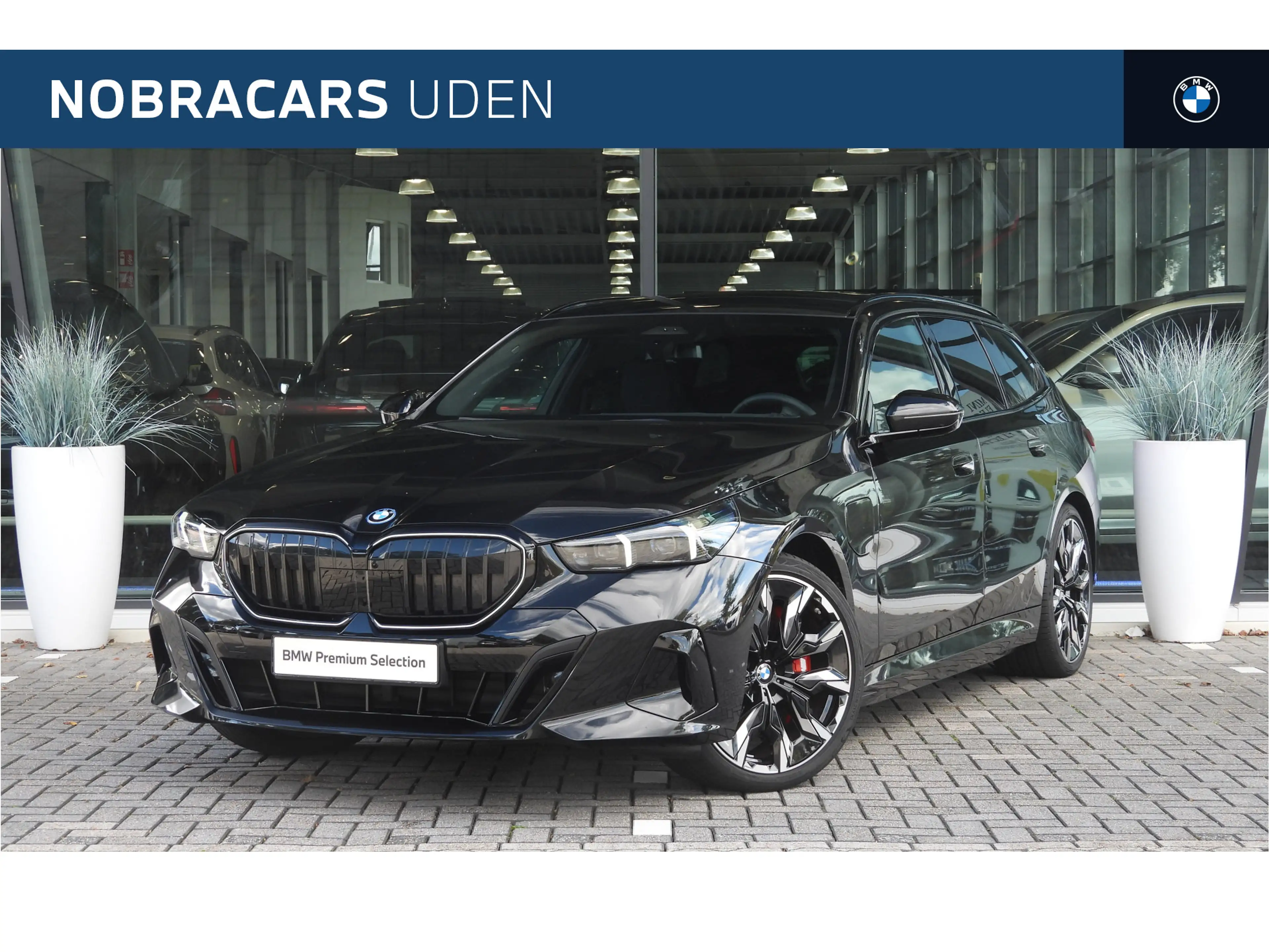 BMW 550 5 Serie Touring 550e xDrive M Sport Automaat / Pan