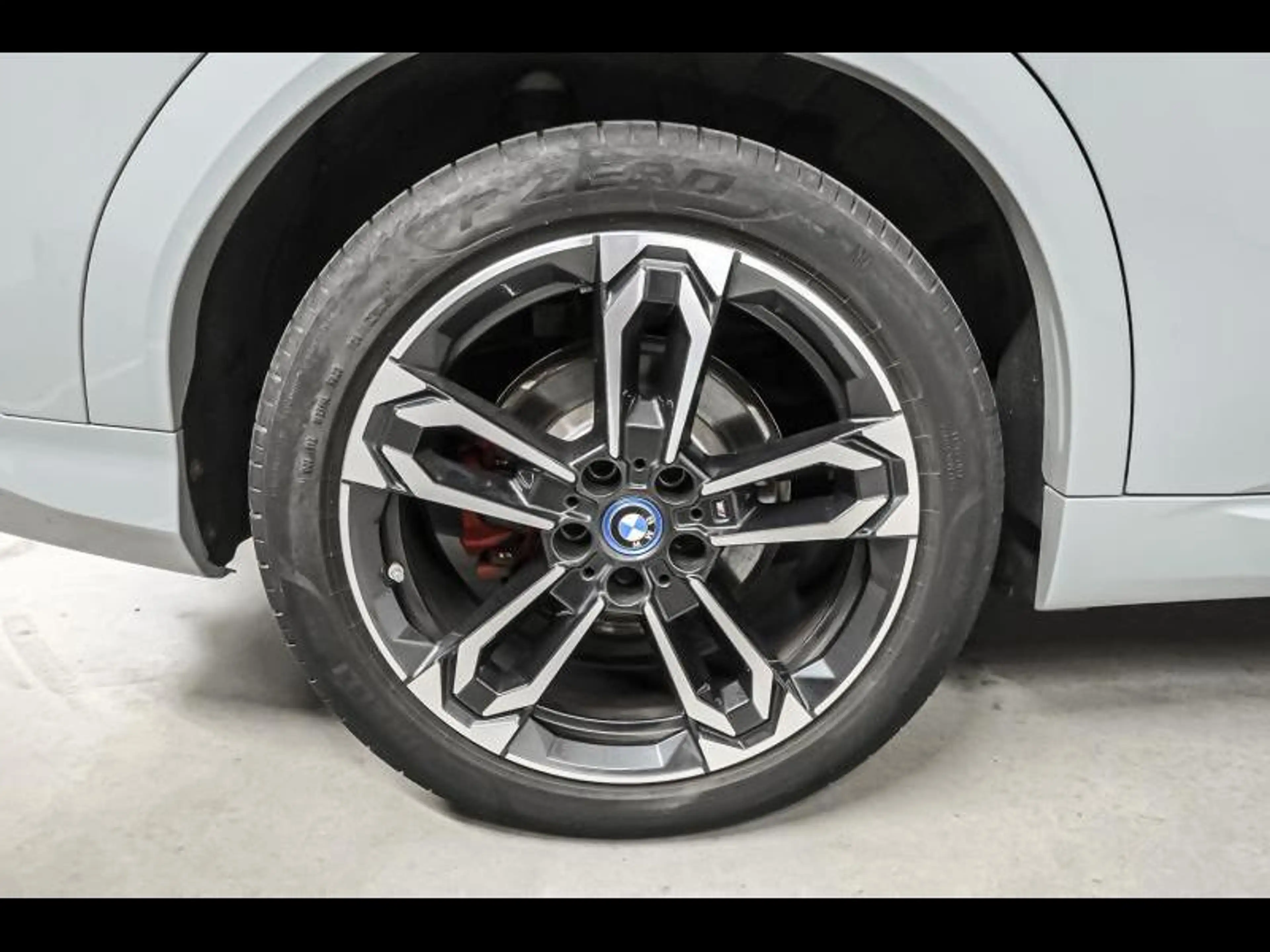 BMW iX2 xDrive30 M sport pro — photo 8