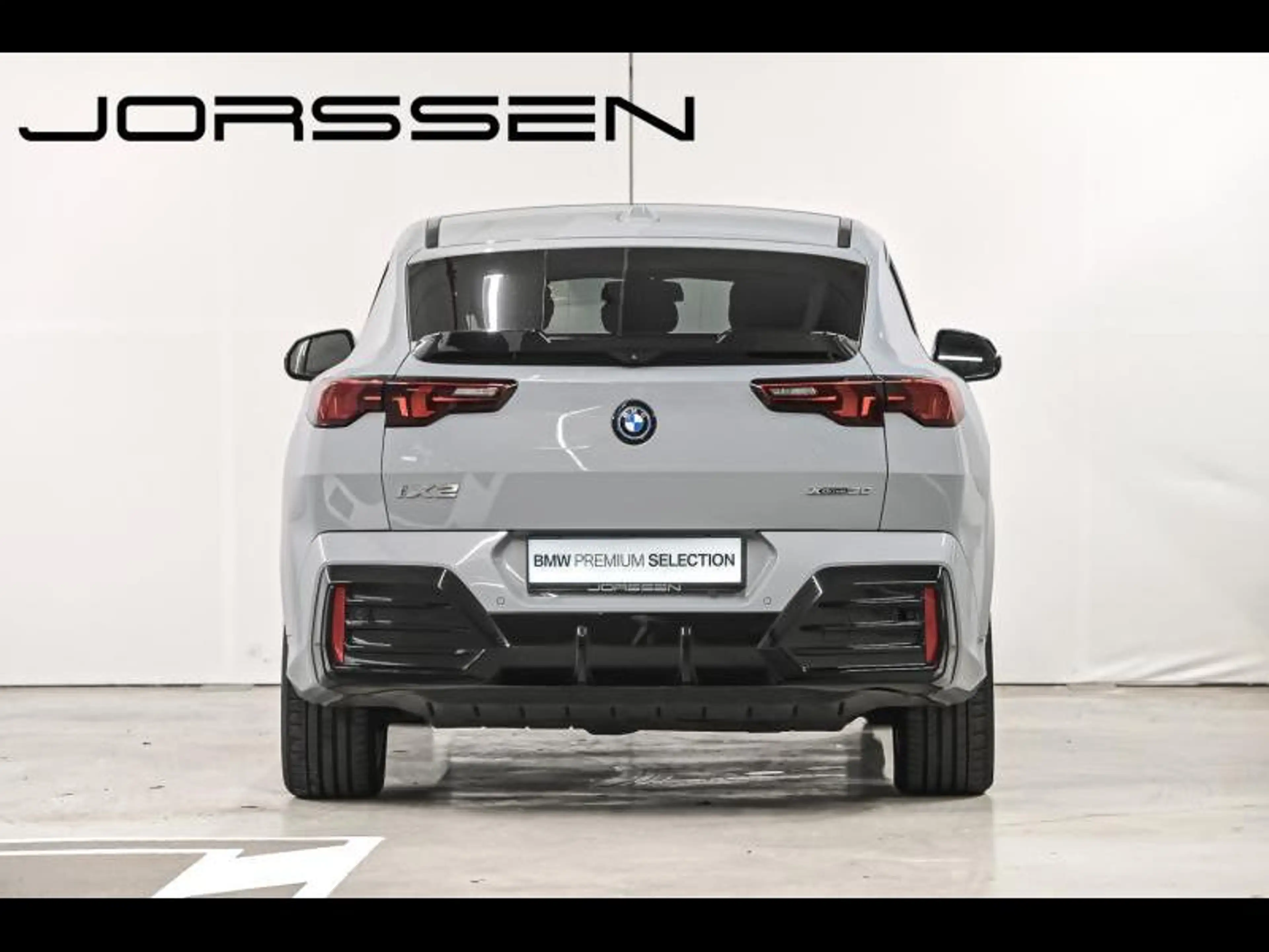 BMW iX2 xDrive30 M sport pro — photo 4