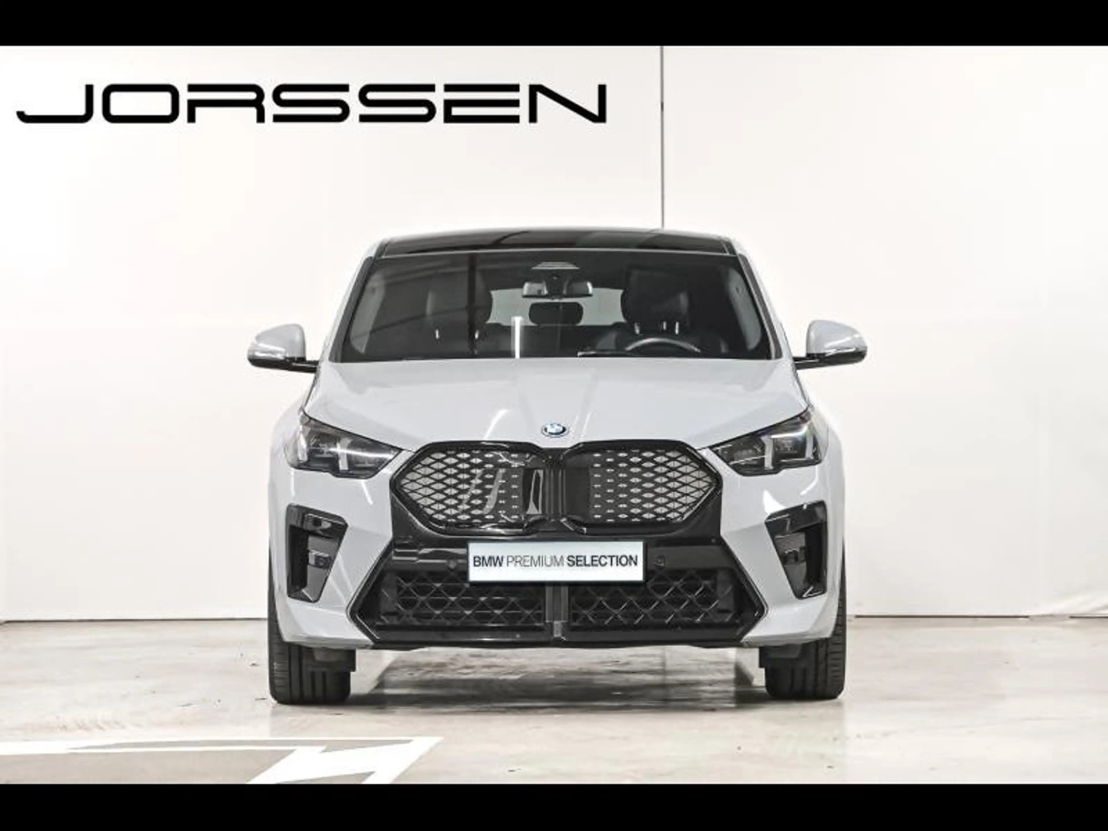 BMW iX2 xDrive30 M sport pro — photo 2
