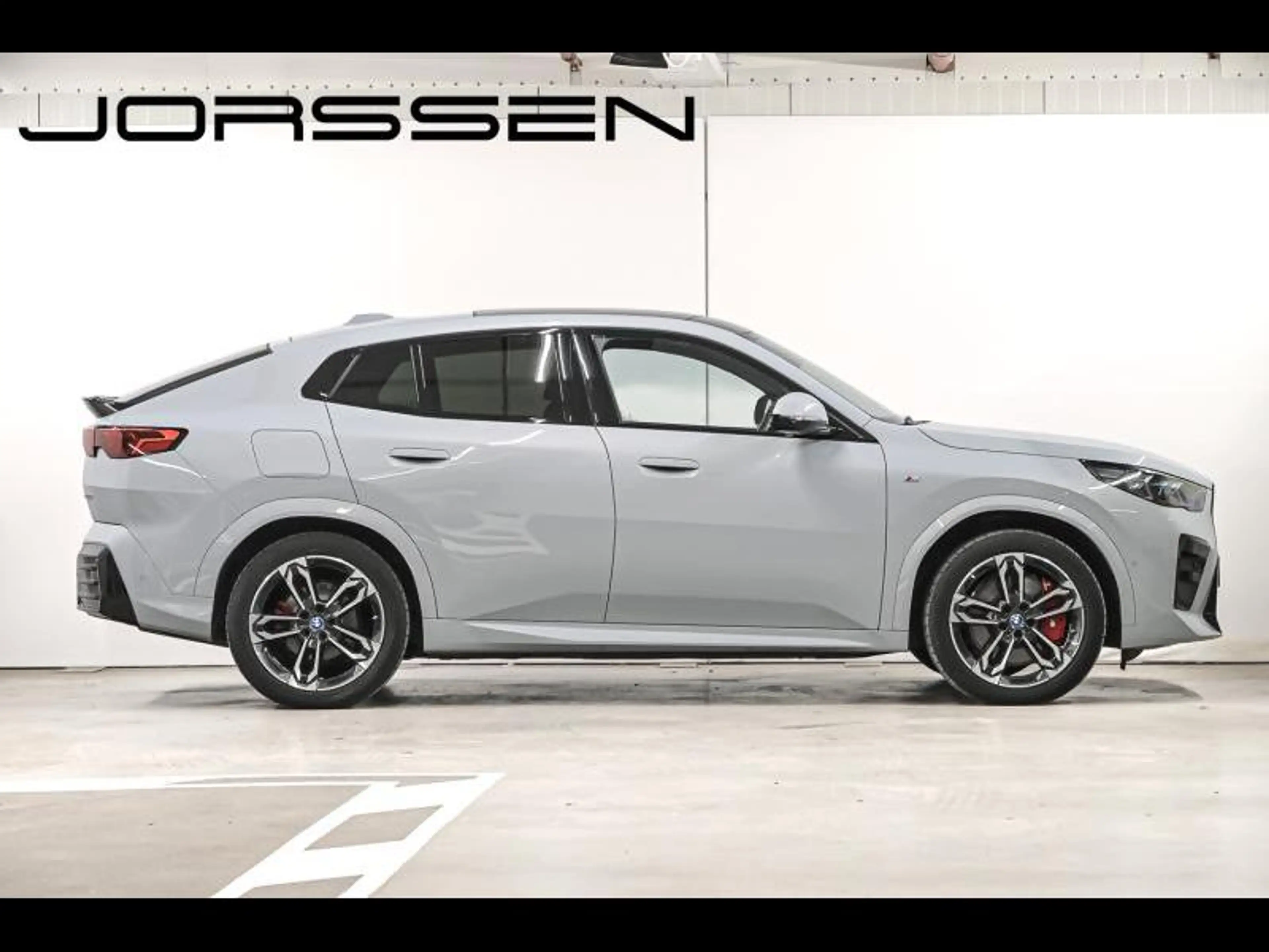BMW iX2 xDrive30 M sport pro — photo 3