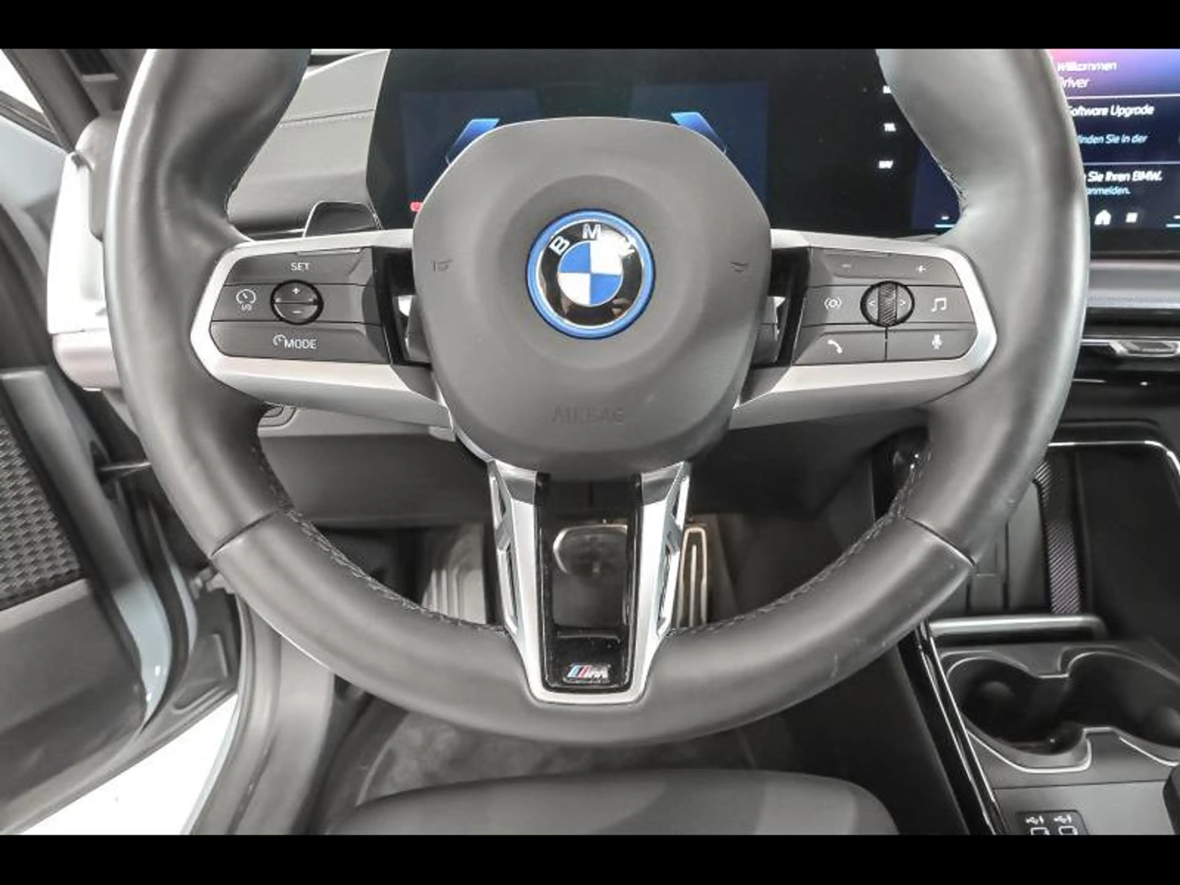 BMW iX2 xDrive30 M sport pro — photo 9