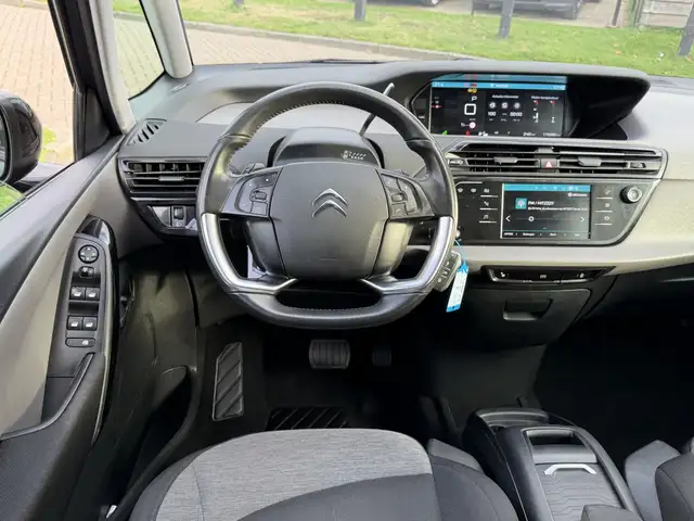 Citroen Grand C4 Spacetourer view 7