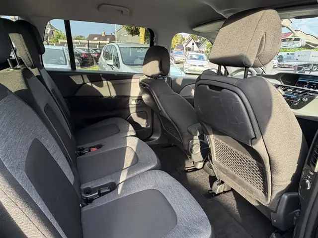 Citroen Grand C4 Spacetourer view 10