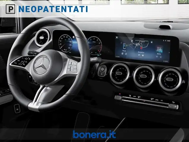 Mercedes-Benz Gla view 6
