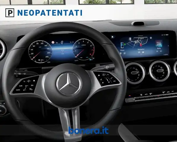 Mercedes-Benz Gla view 5