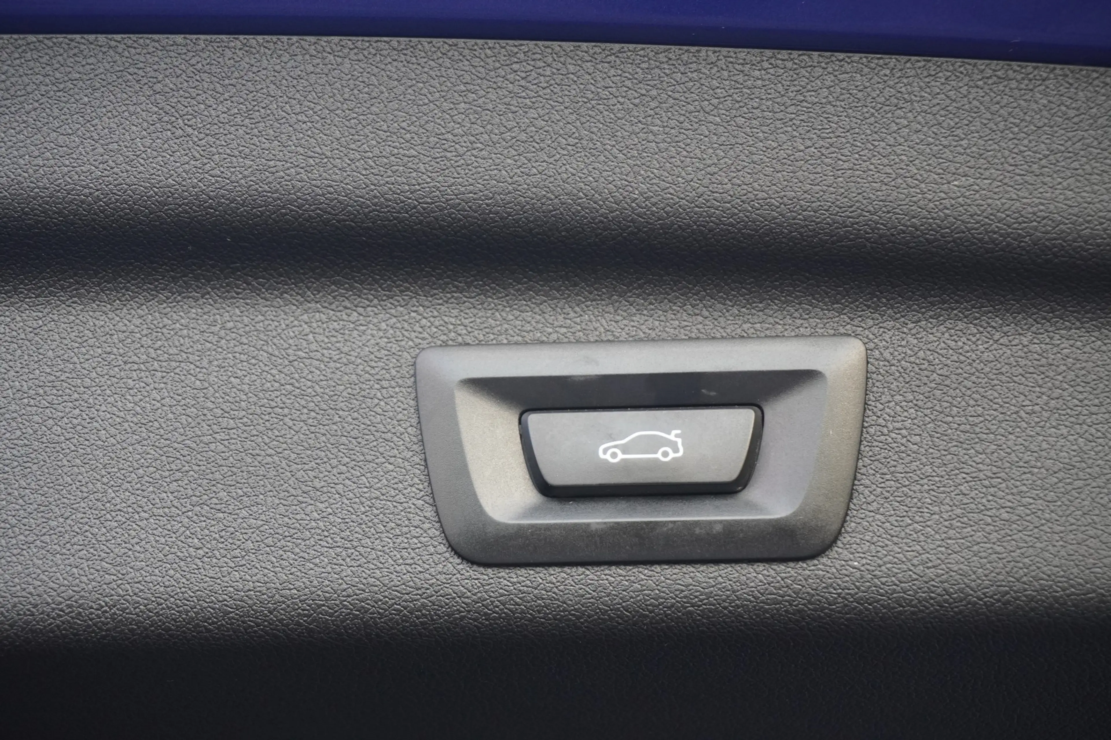 BMW 230 230e xDrive M Sport LED HarmanKardon AHK Kamera — photo 12