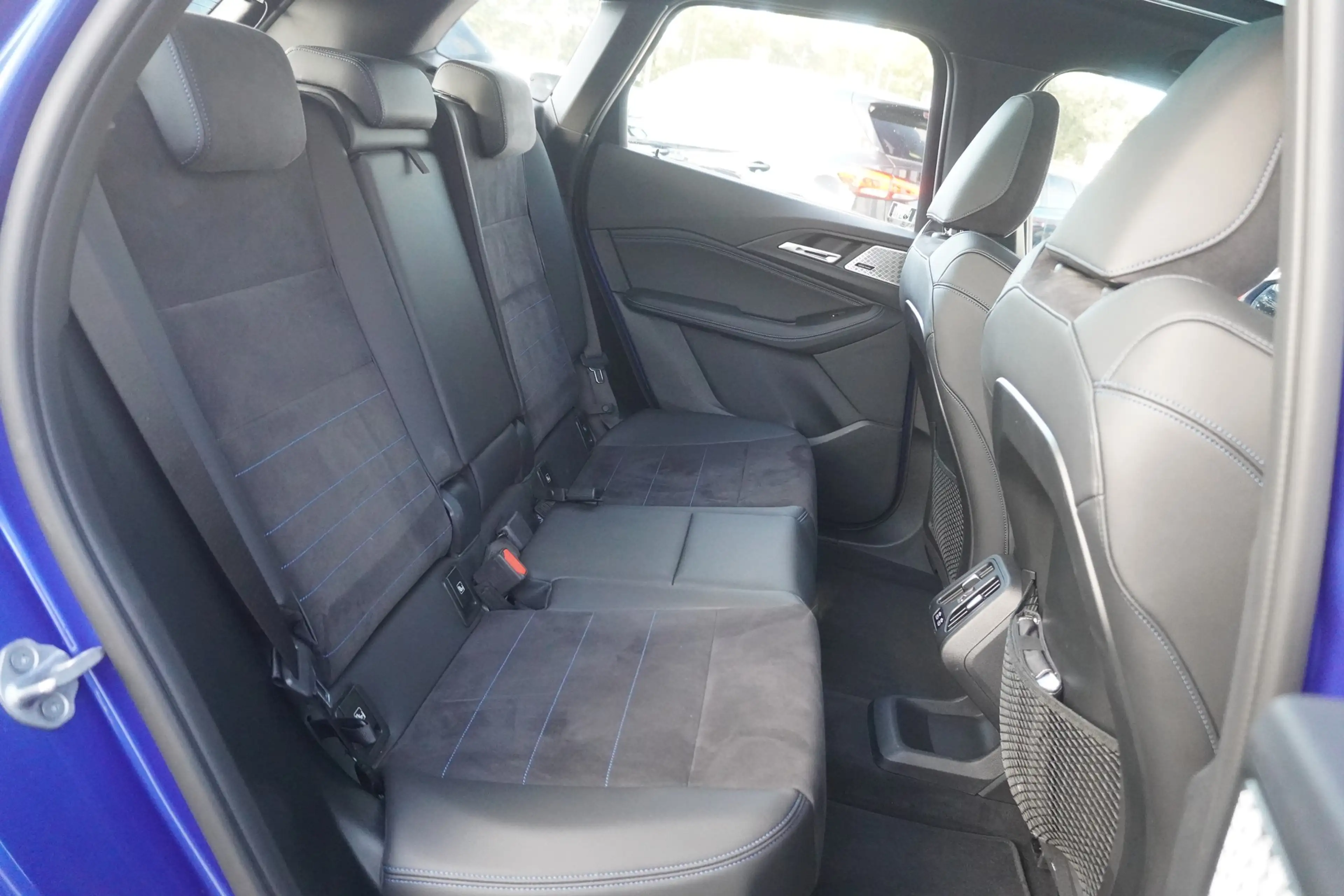 BMW 230 230e xDrive M Sport LED HarmanKardon AHK Kamera — photo 13