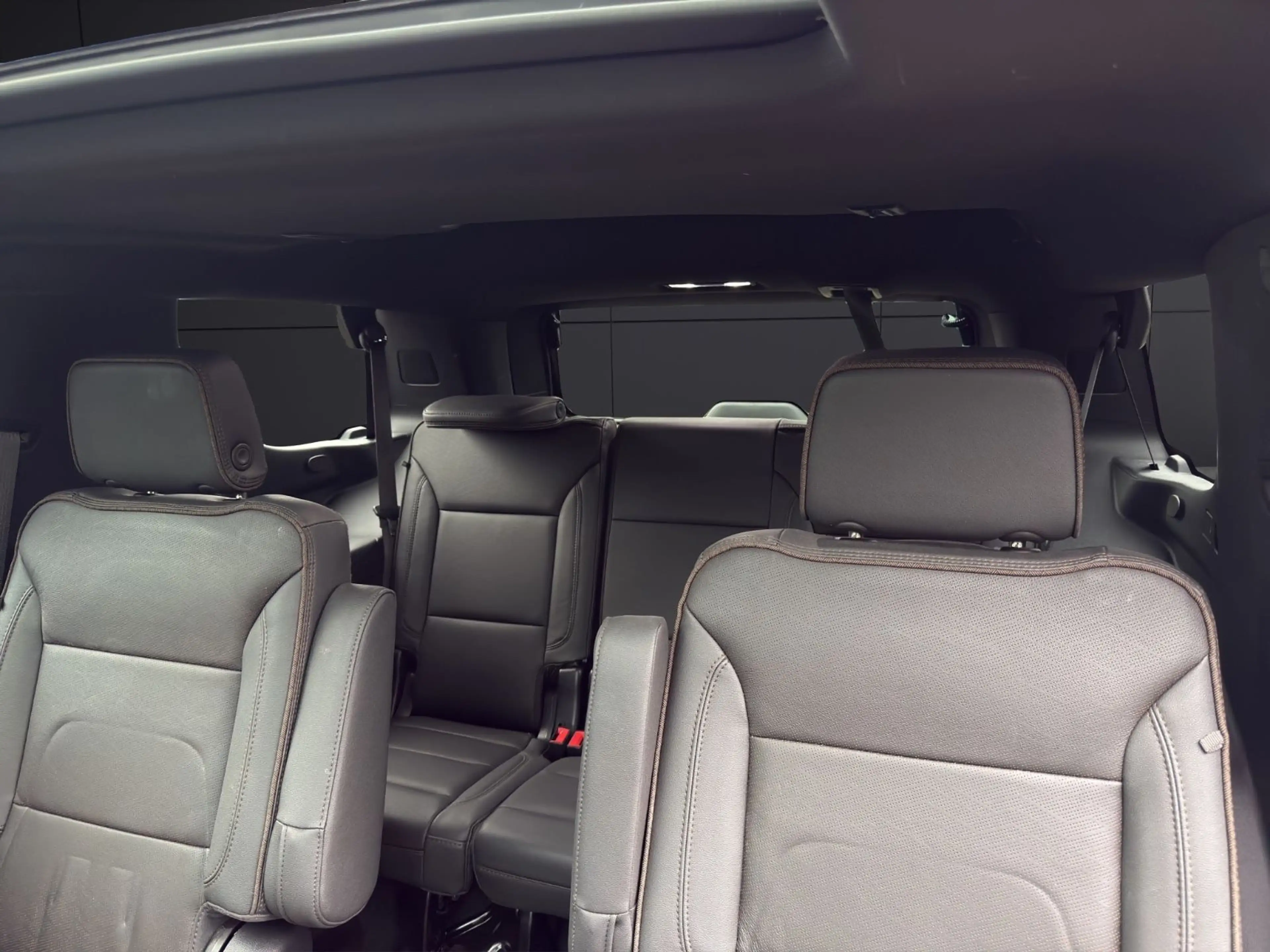 Chevrolet Tahoe 6.2l High Country*Vollausstattung* — photo 16