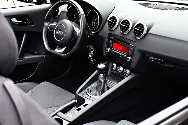 Audi TT view 15