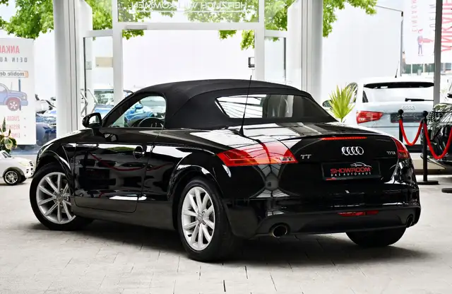 Audi TT view 4