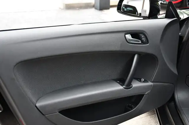 Audi TT view 7
