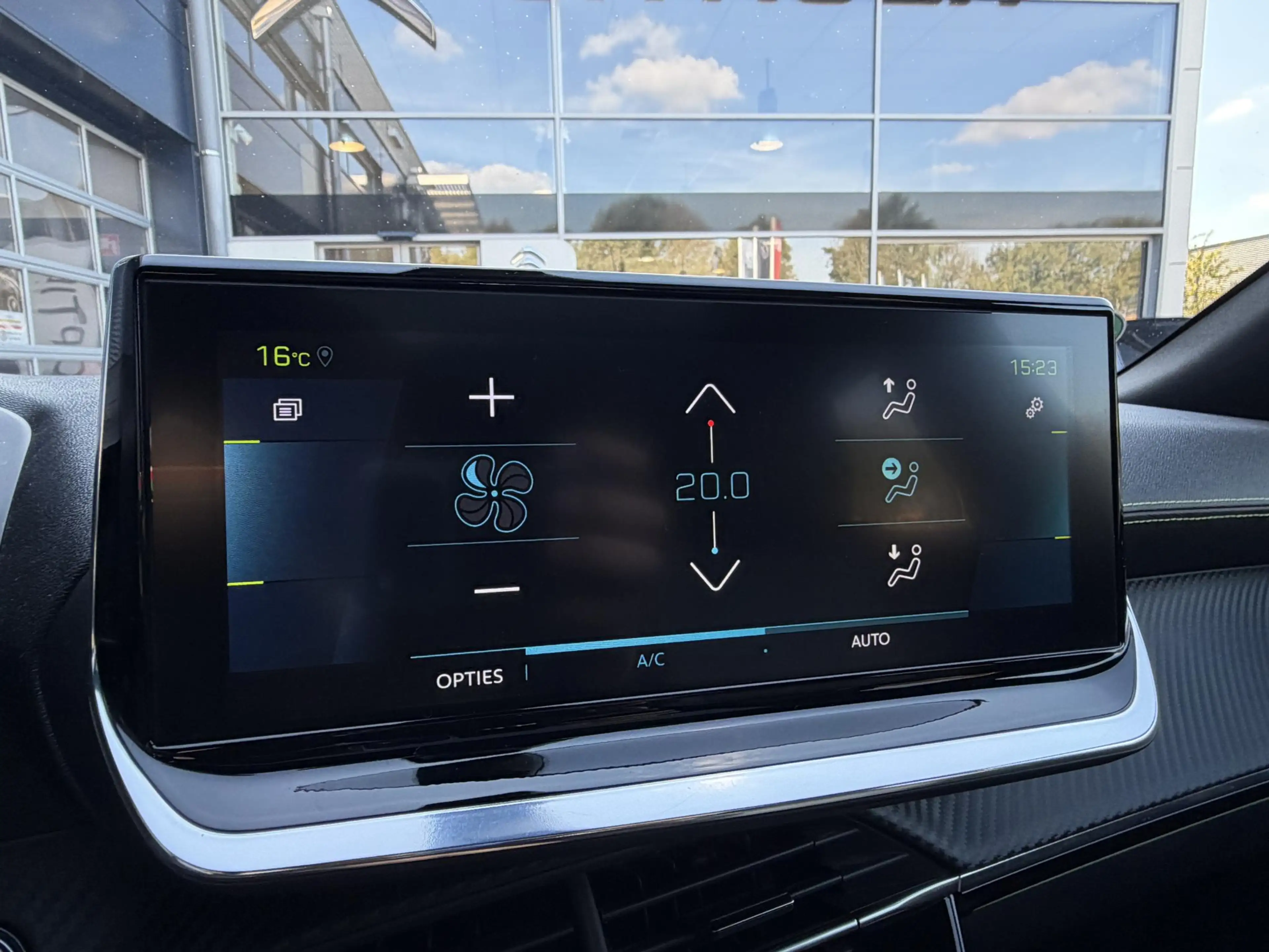 Peugeot e-2008 EV GT Pack 50 kWh | Navigatie | Apple Carplay/Andr — photo 15