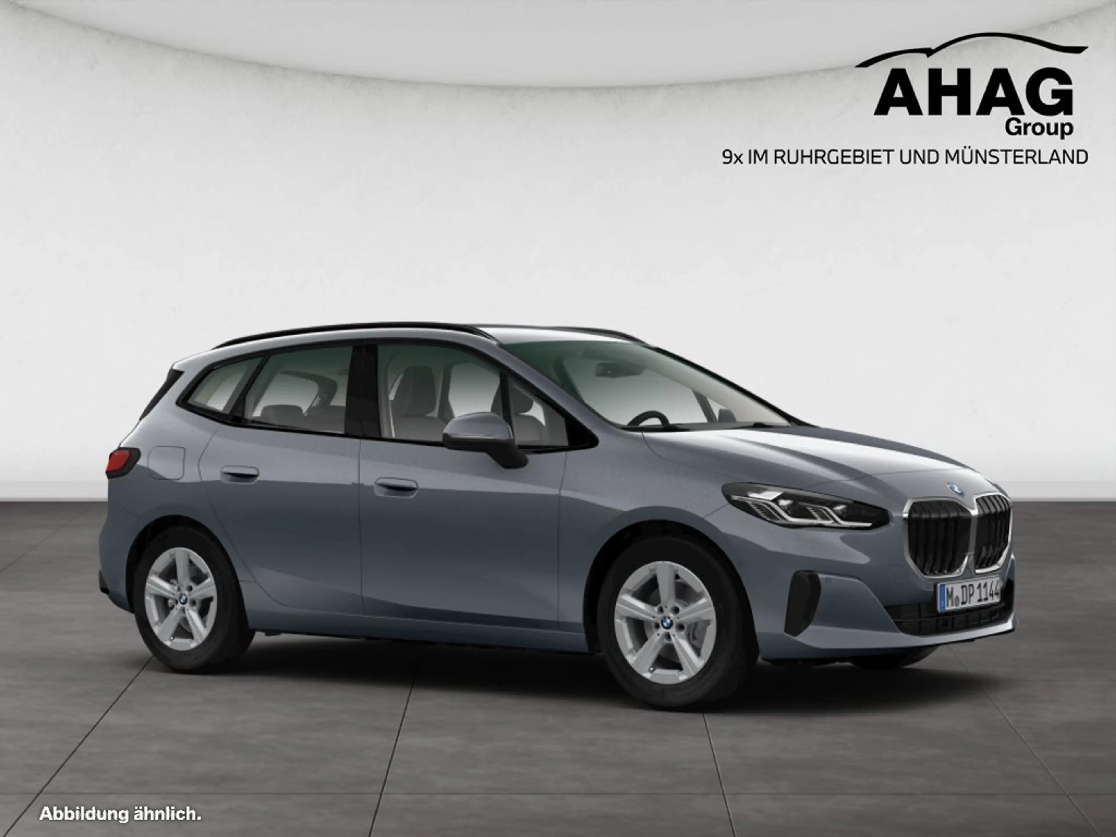 BMW 220 i Active Tourer — photo 9
