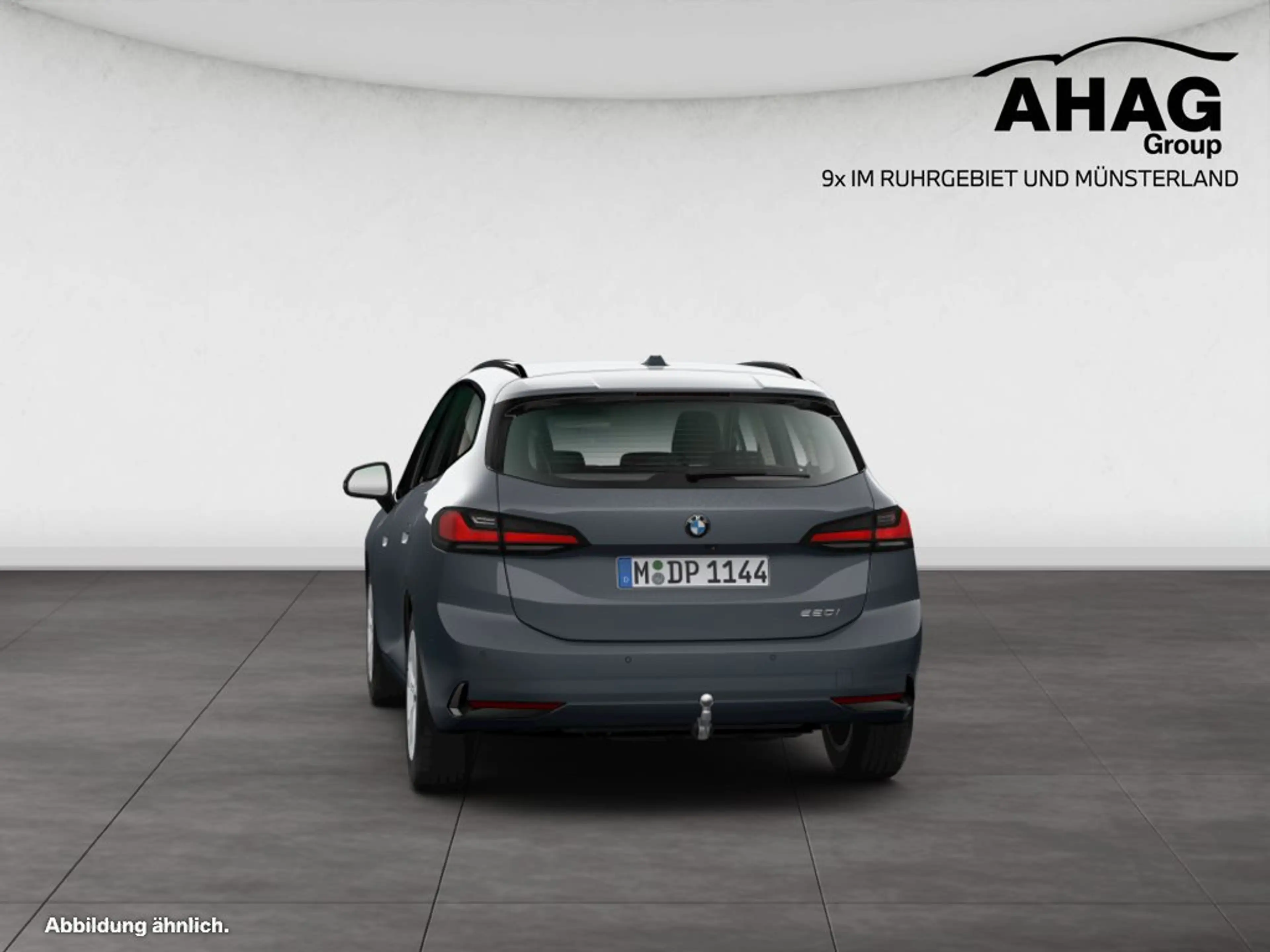 BMW 220 i Active Tourer — photo 7