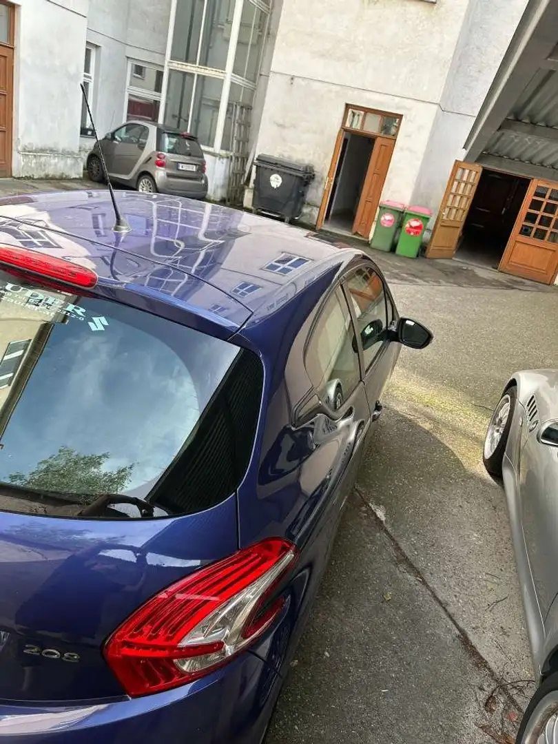 Peugeot 208 Active 1,4 HDI 68 FAP Blau - 2