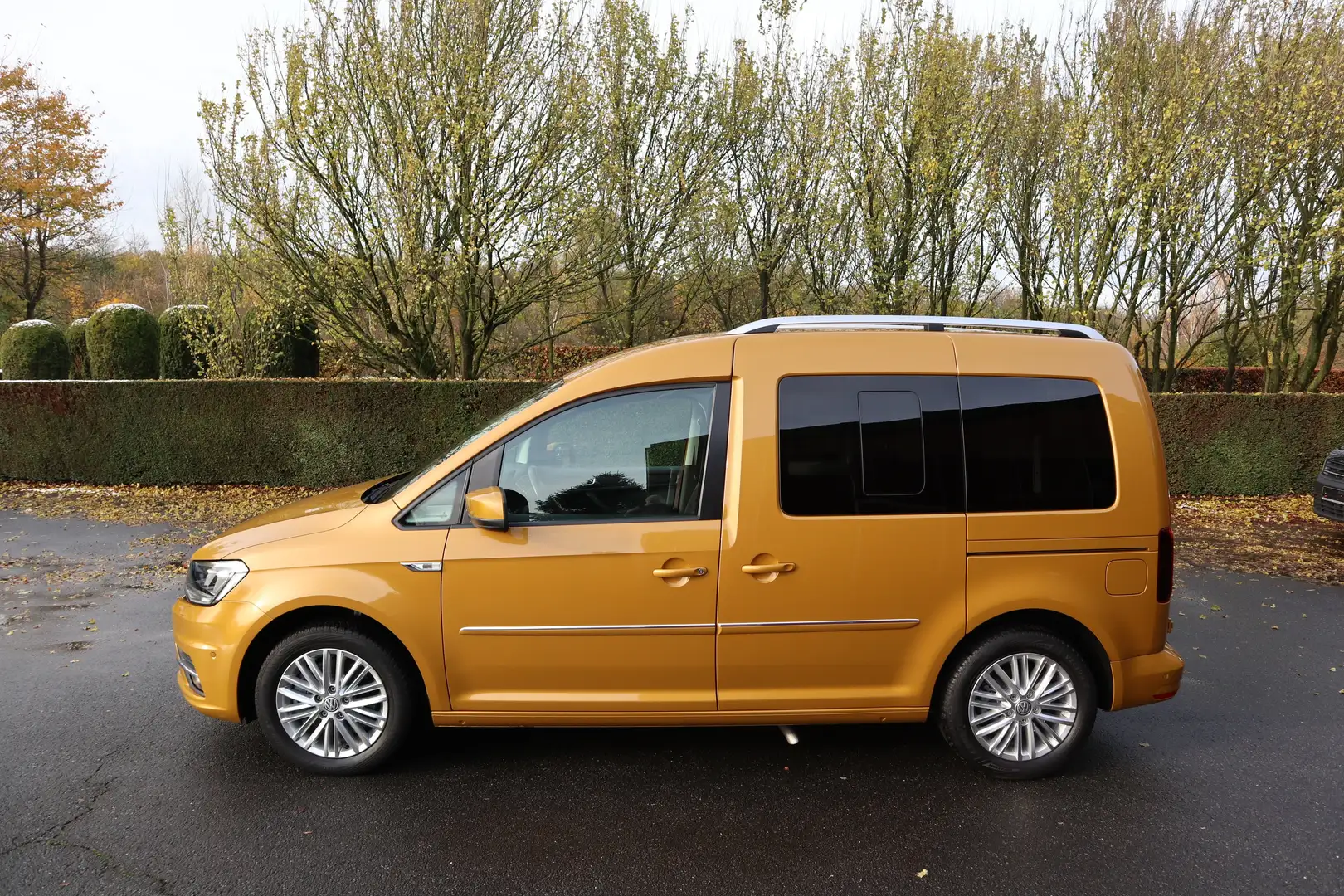 Volkswagen Caddy Highline 1,4 TSi DSG*rollstuhlgerecht*Wenderampe* Beige - 2