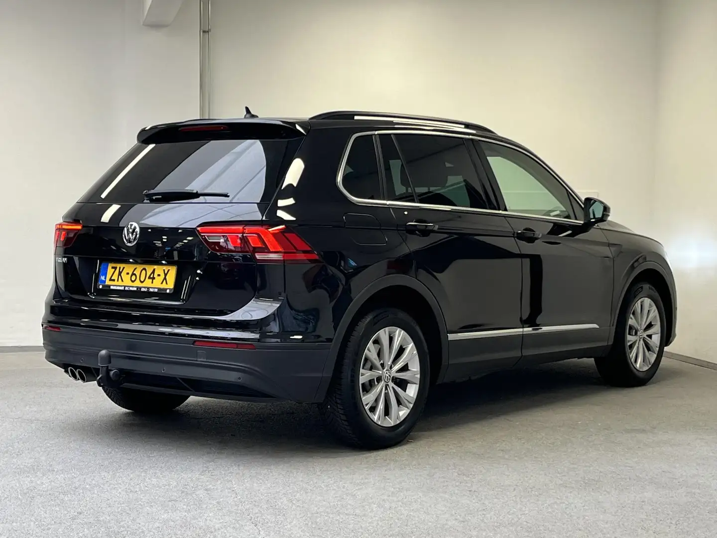 Volkswagen Tiguan 1.5 TSI Comfortline | TREKHAAK | LED | CAMERA | 2e Noir - 2