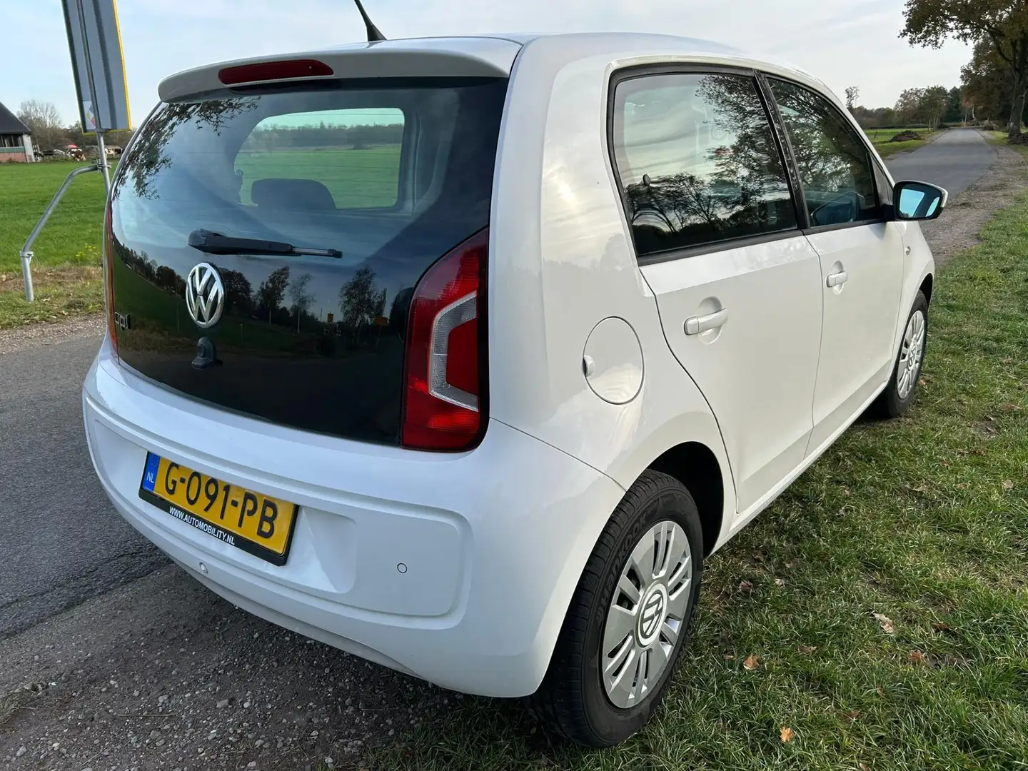 Volkswagen up! 1.0 high up! dealer onderhouden en 1ste eigenaar Blanco - 2
