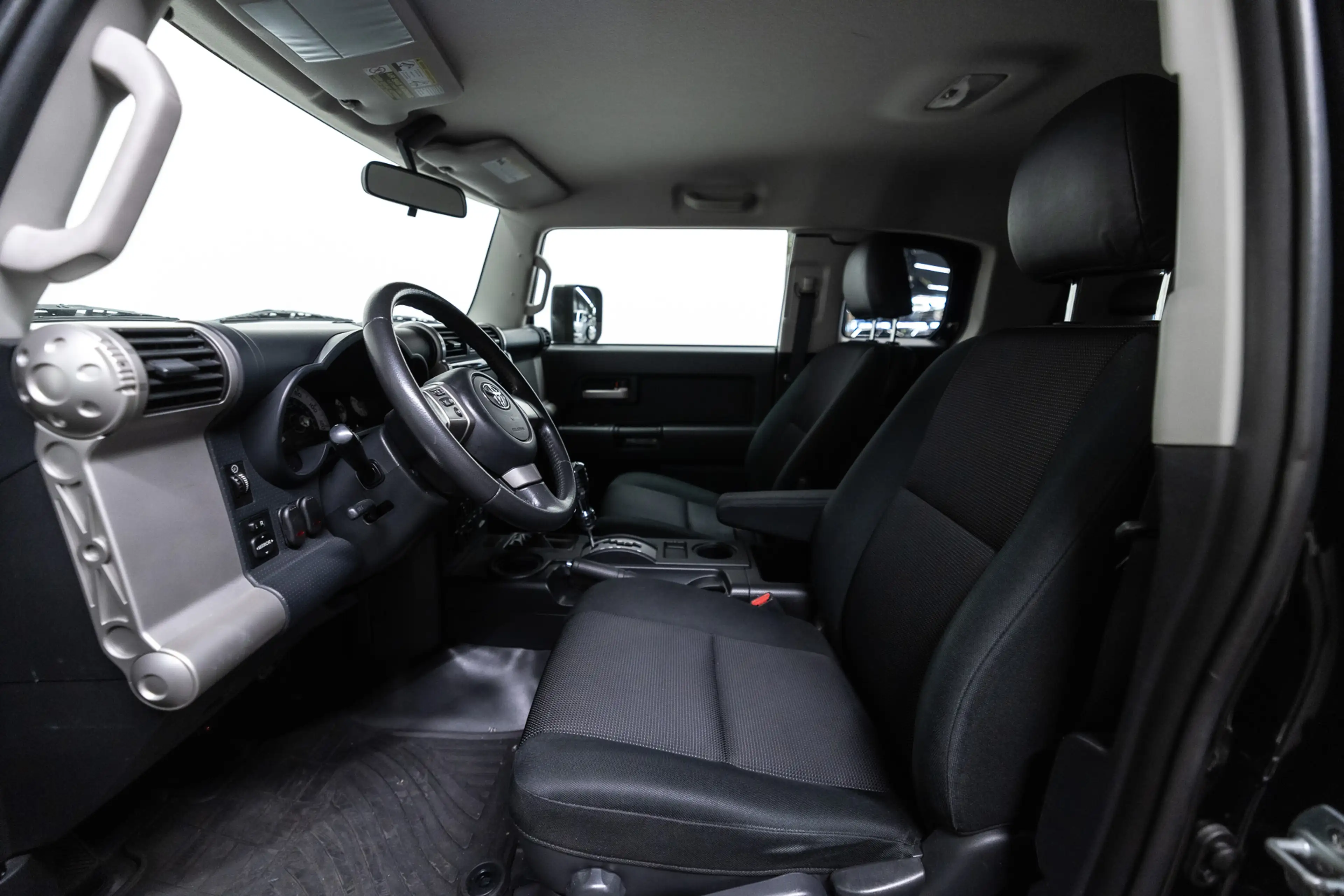 Toyota FJ Cruiser VVT-i V6 Btw auto, Fiscale waarde € 8.000,- (€ 40. — photo 4