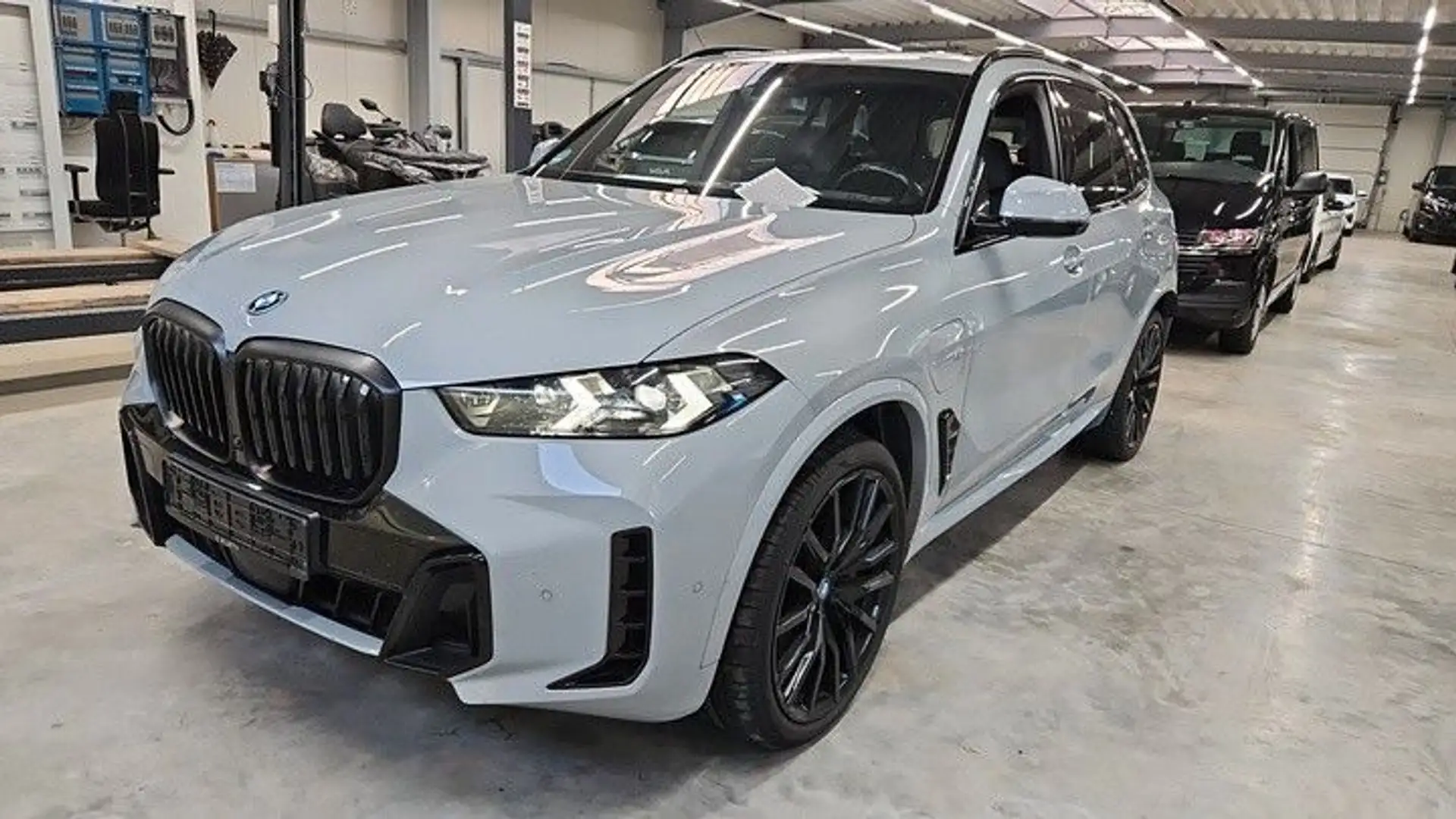 BMW X5 50 e xDrive M Sport Grau - 1