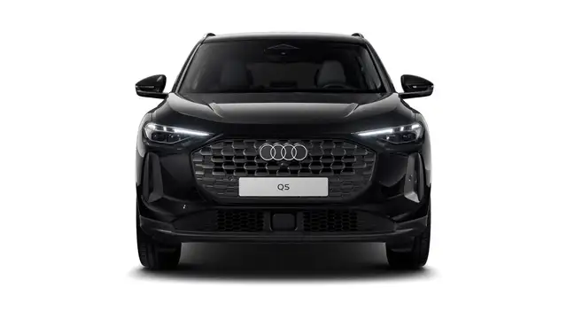 Audi Q5 view 4