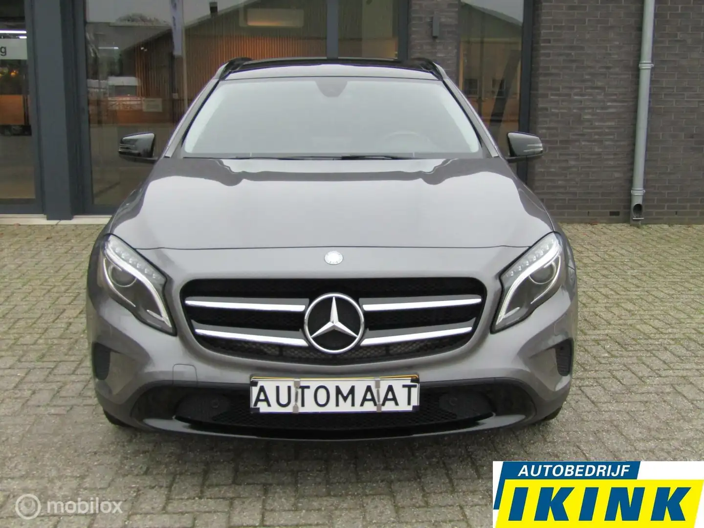 Mercedes-Benz GLA 180 Ambition Grijs - 2