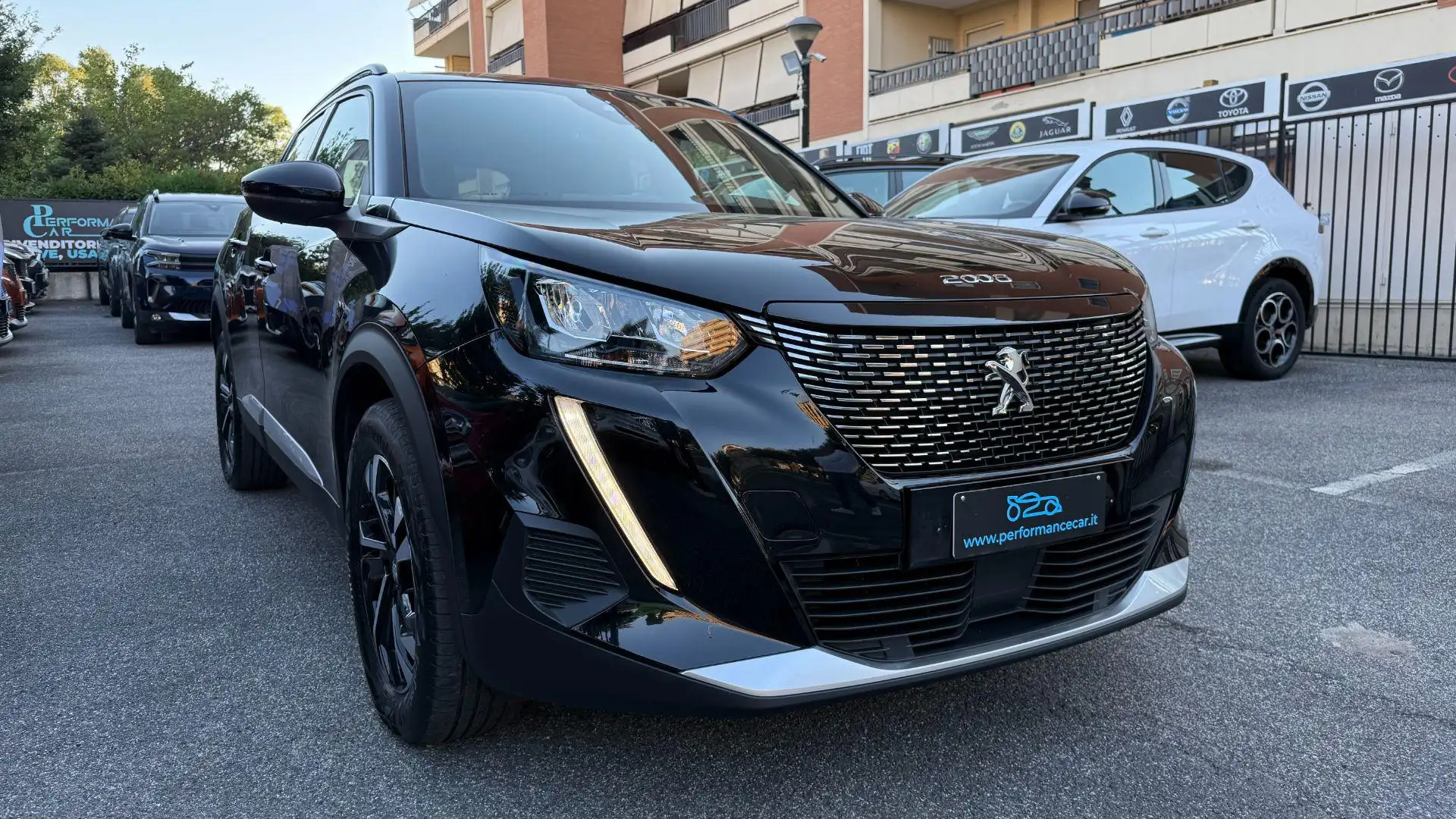 Peugeot 2008 1.2PURETECH 130CV S&S ALLURE PACK*CL17*FULL LED* Zwart - 2