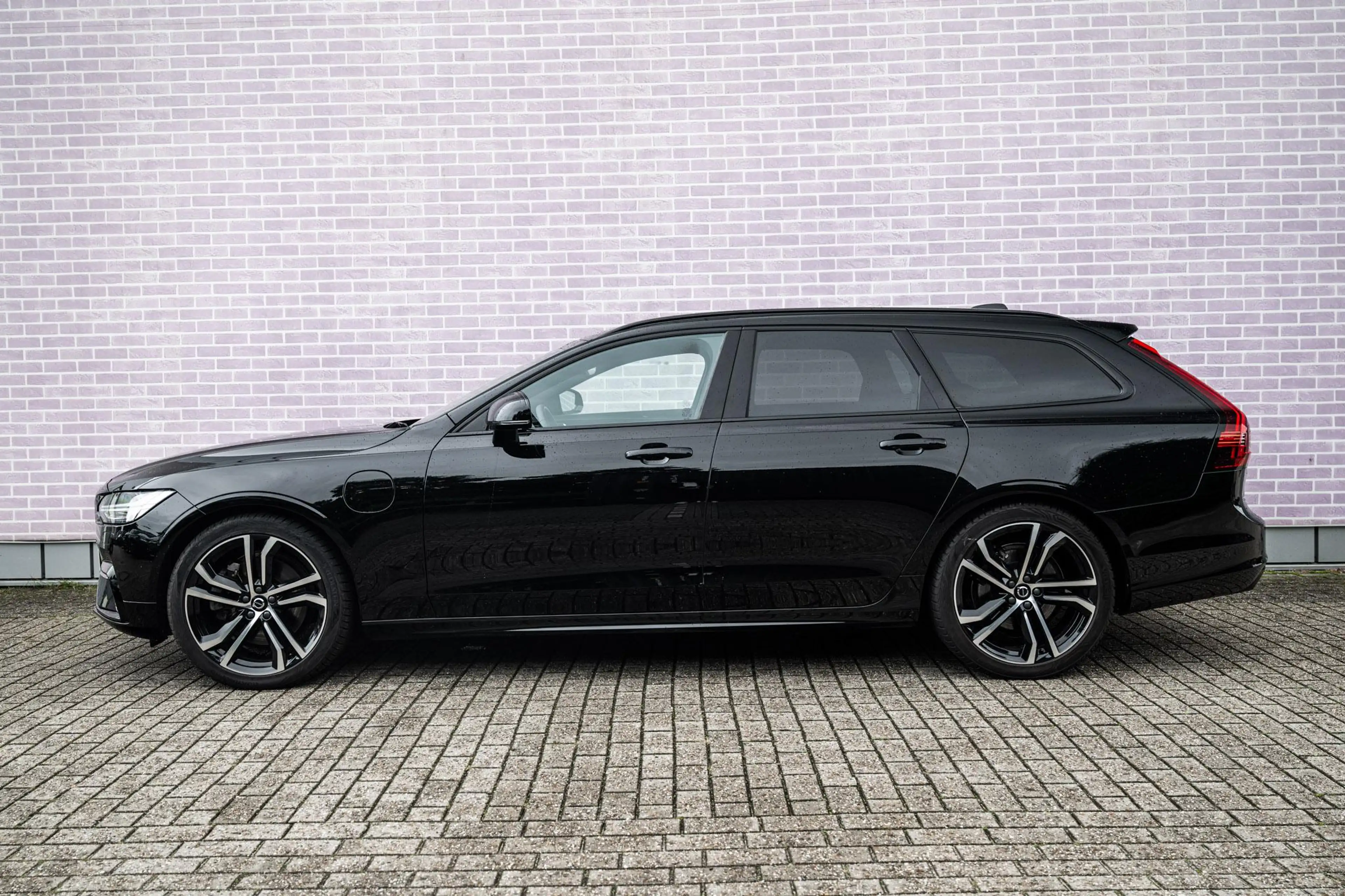 Volvo V90 2.0 T8 Recharge AWD R-Design | Plug-in Hybrid (PHE — photo 4