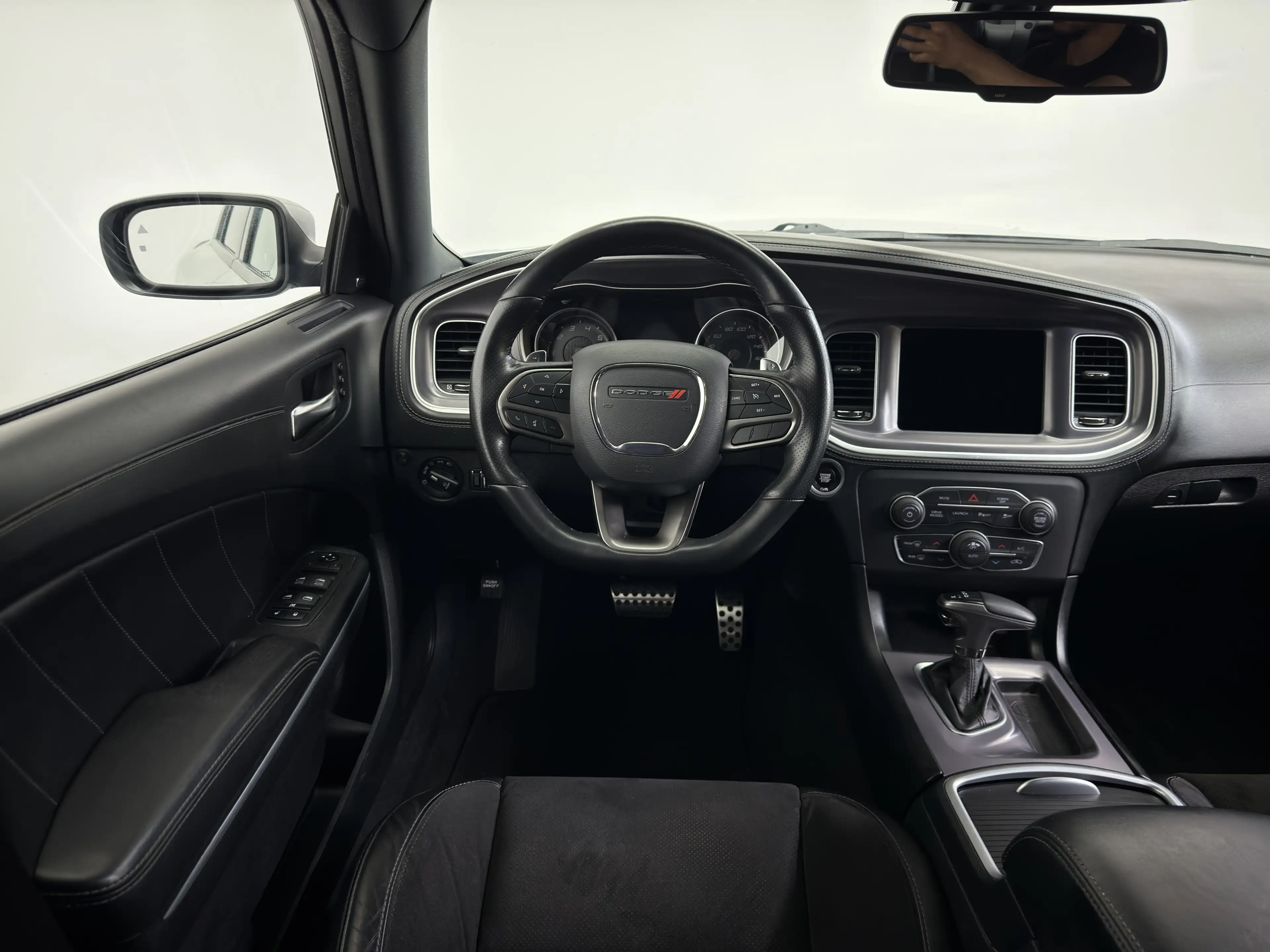 Dodge Charger Scat Pack|1. Hand|deutsch|LED|Kamera| — photo 11