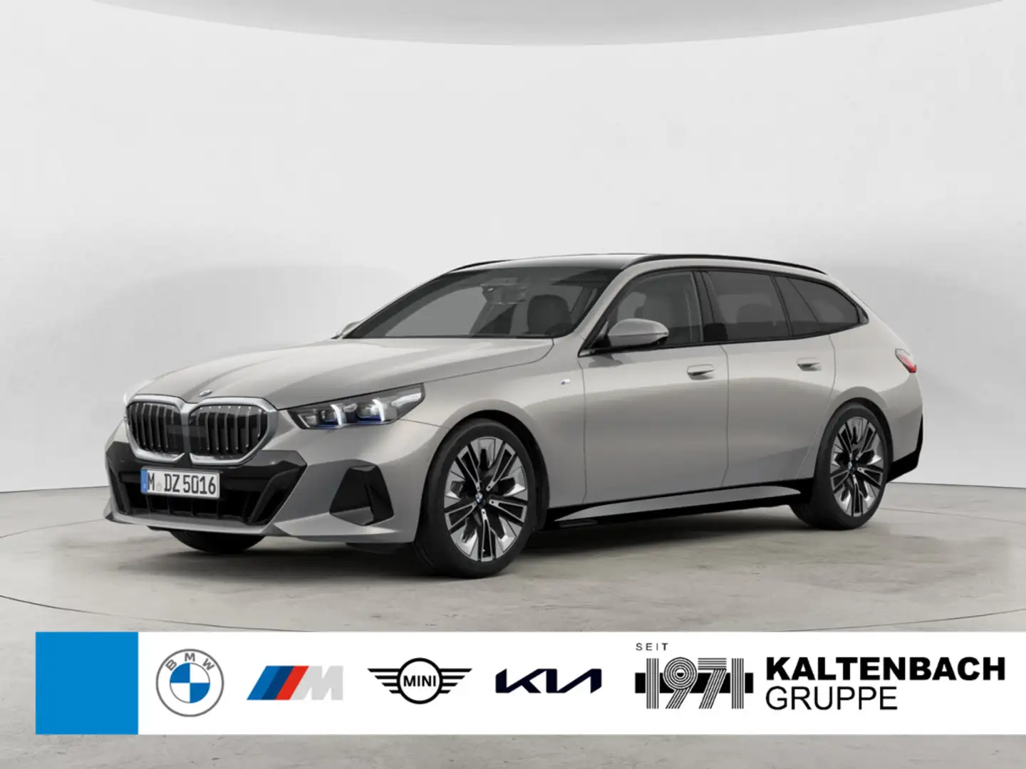 BMW 520 i Touring M-Sport STANDHZ AHK PANO 360° Grijs - 1