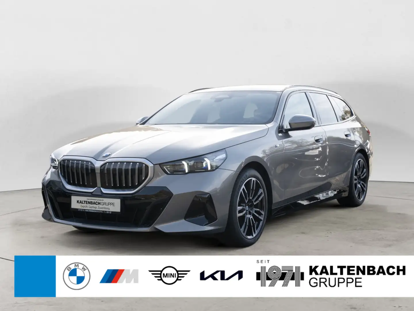 BMW 520 i Touring M-Sport STANDHZ AHK PANO 360° Grau - 1